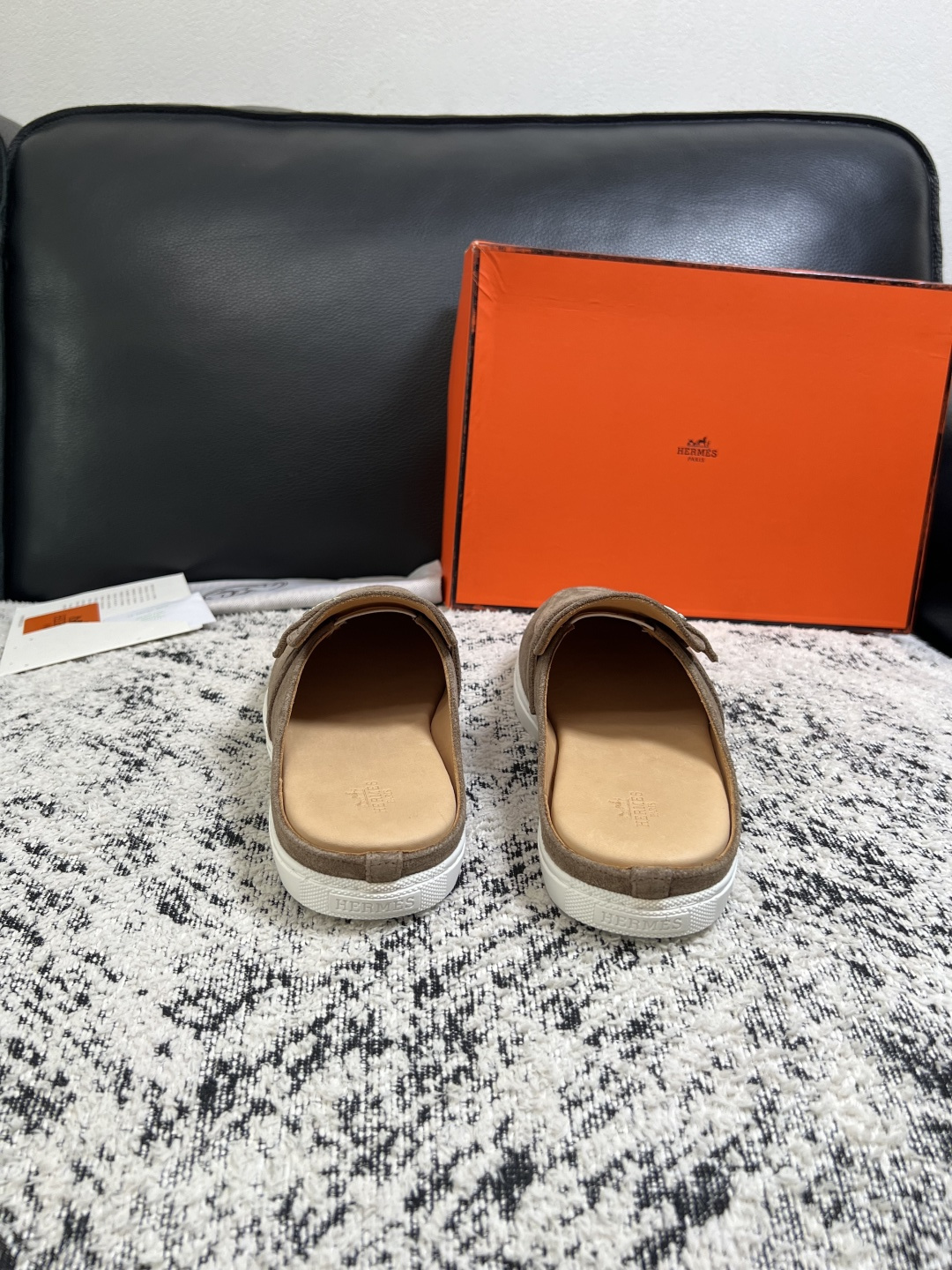Hermes  高品质  顶级工艺品  爱马仕 专柜同步发售原厂配置，意大利进口原版牛皮面料，高品质拼接工艺，全进口水染