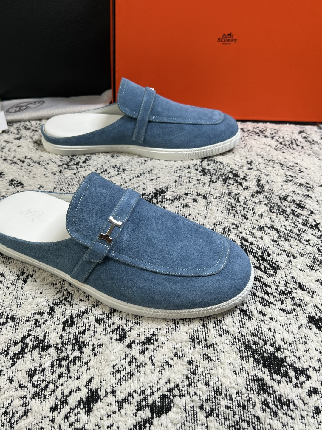 Hermes  高品质  顶级工艺品  爱马仕 专柜同步发售原厂配置，意大利进口原版牛皮面料，高品质拼接工艺，全进口水染