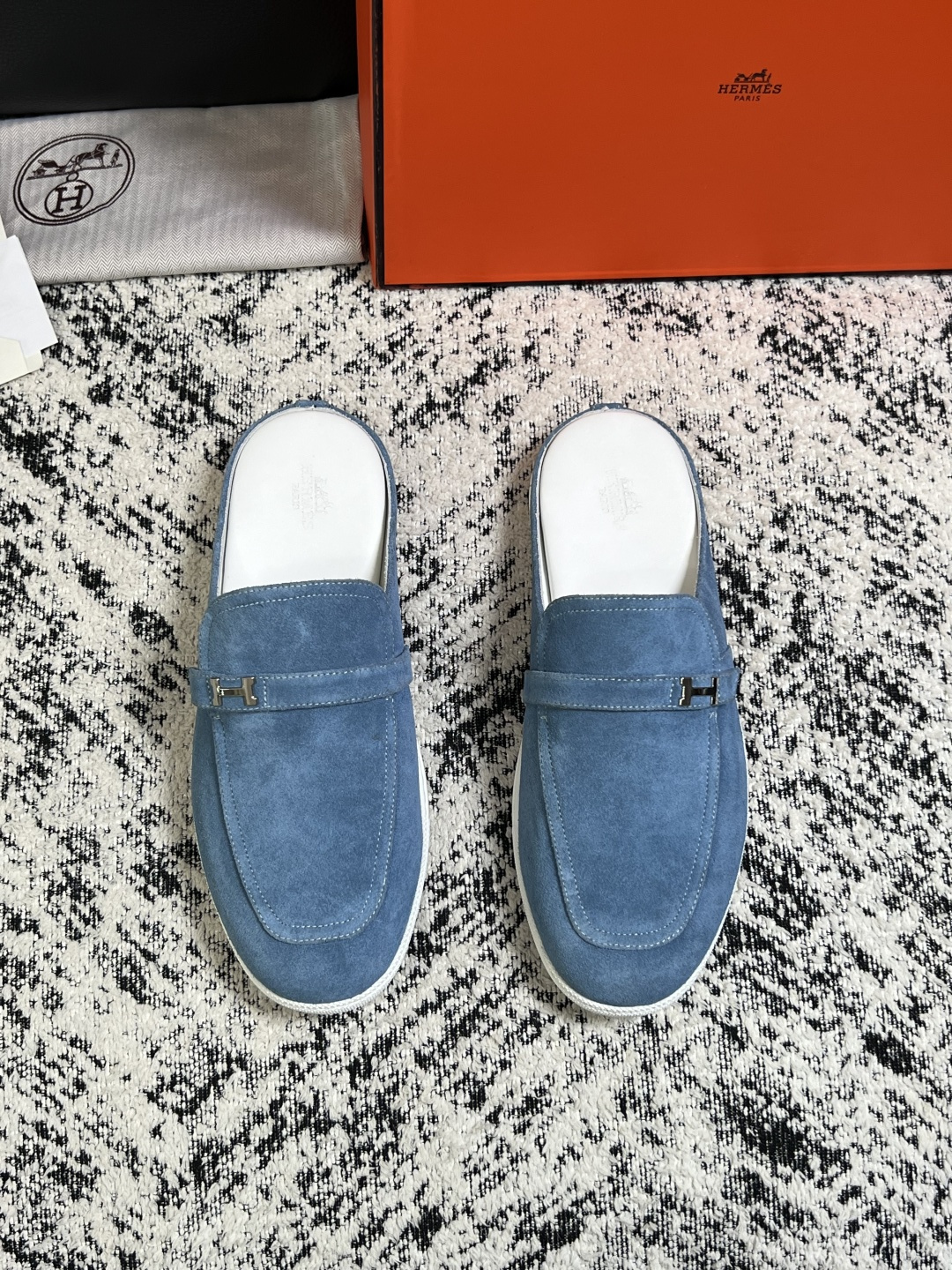 Hermes  高品质  顶级工艺品  爱马仕 专柜同步发售原厂配置，意大利进口原版牛皮面料，高品质拼接工艺，全进口水染