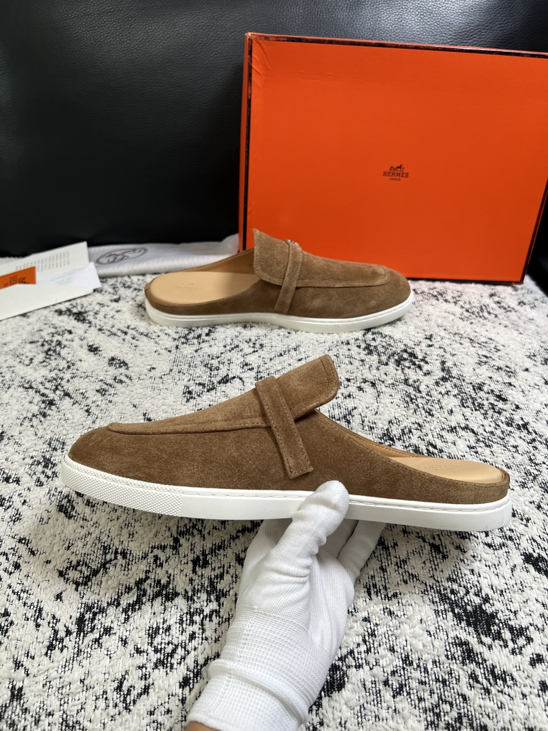 Hermes  高品质  顶级工艺品  爱马仕 专柜同步发售原厂配置，意大利进口原版牛皮面料，高品质拼接工艺，全进口水染
