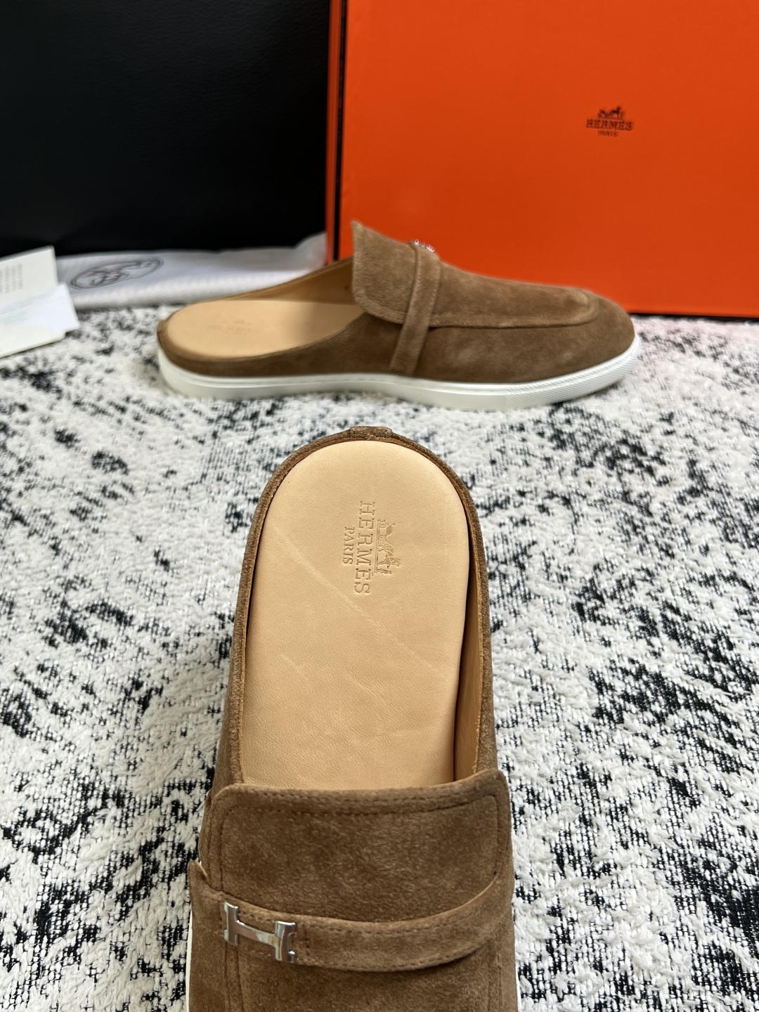 Hermes  高品质  顶级工艺品  爱马仕 专柜同步发售原厂配置，意大利进口原版牛皮面料，高品质拼接工艺，全进口水染