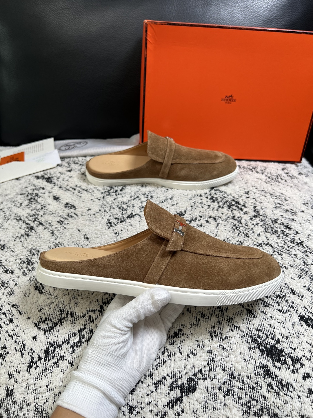 Hermes  高品质  顶级工艺品  爱马仕 专柜同步发售原厂配置，意大利进口原版牛皮面料，高品质拼接工艺，全进口水染