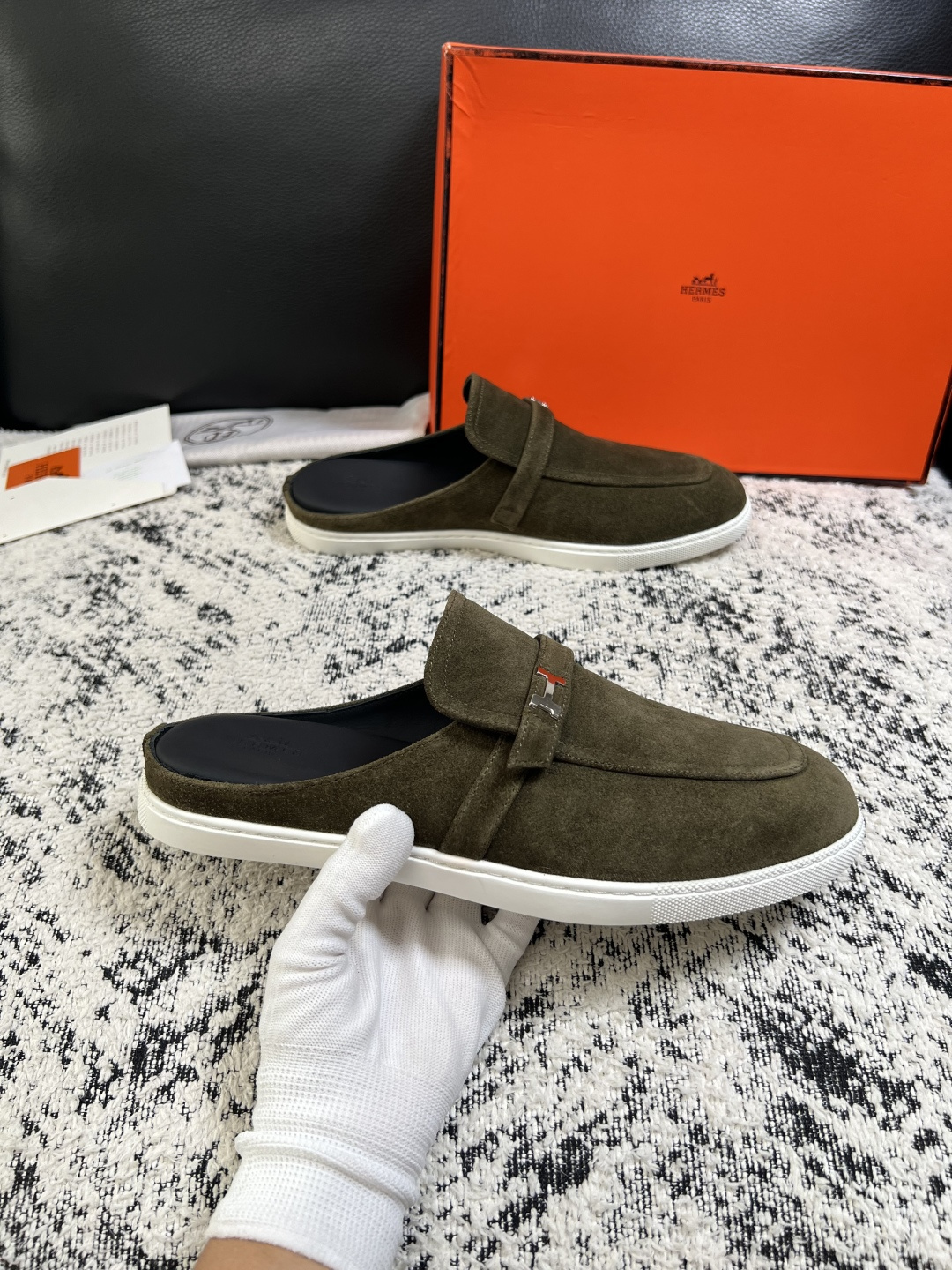 Hermes  高品质  顶级工艺品  爱马仕 专柜同步发售原厂配置，意大利进口原版牛皮面料，高品质拼接工艺，全进口水染