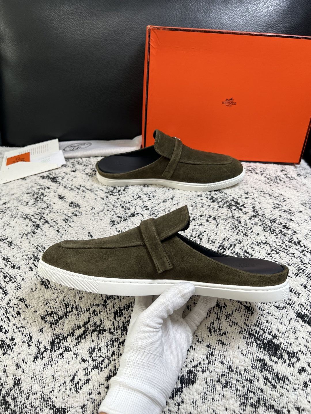 Hermes  高品质  顶级工艺品  爱马仕 专柜同步发售原厂配置，意大利进口原版牛皮面料，高品质拼接工艺，全进口水染