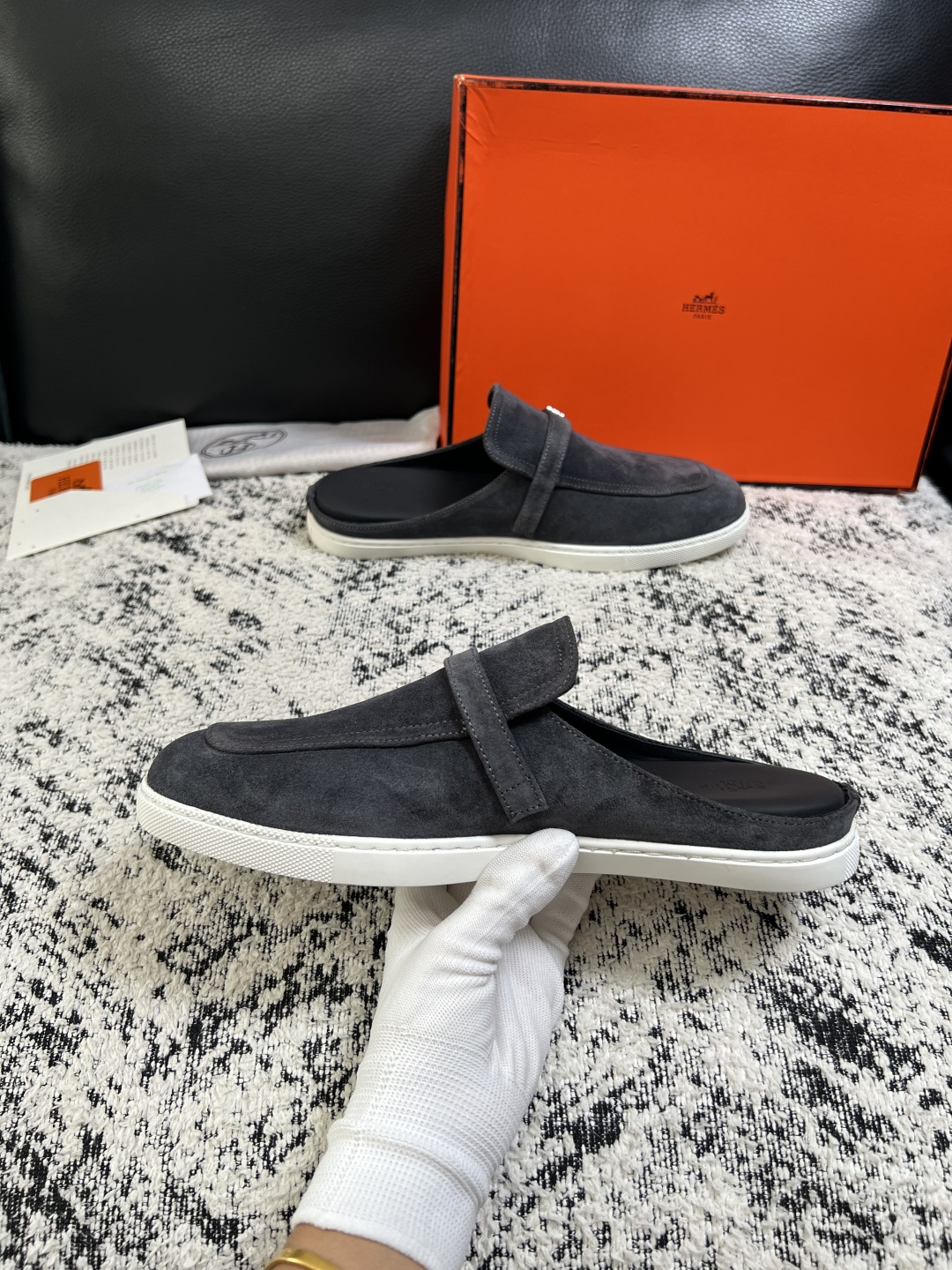 Hermes  高品质  顶级工艺品  爱马仕 专柜同步发售原厂配置，意大利进口原版牛皮面料，高品质拼接工艺，全进口水染