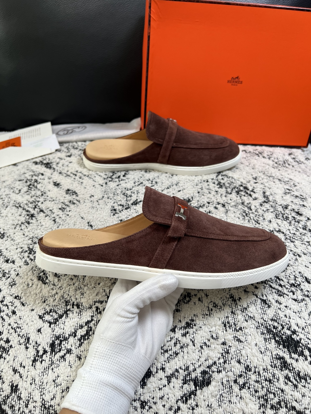 Hermes  高品质  顶级工艺品  爱马仕 专柜同步发售原厂配置，意大利进口原版牛皮面料，高品质拼接工艺，全进口水染
