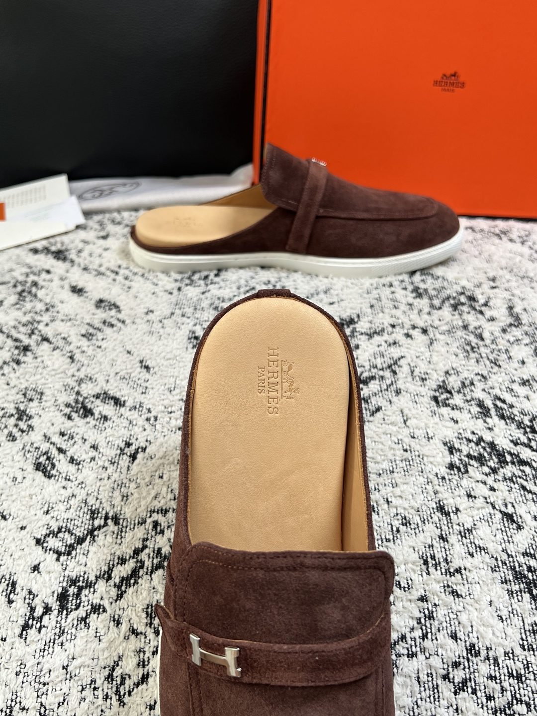 Hermes  高品质  顶级工艺品  爱马仕 专柜同步发售原厂配置，意大利进口原版牛皮面料，高品质拼接工艺，全进口水染