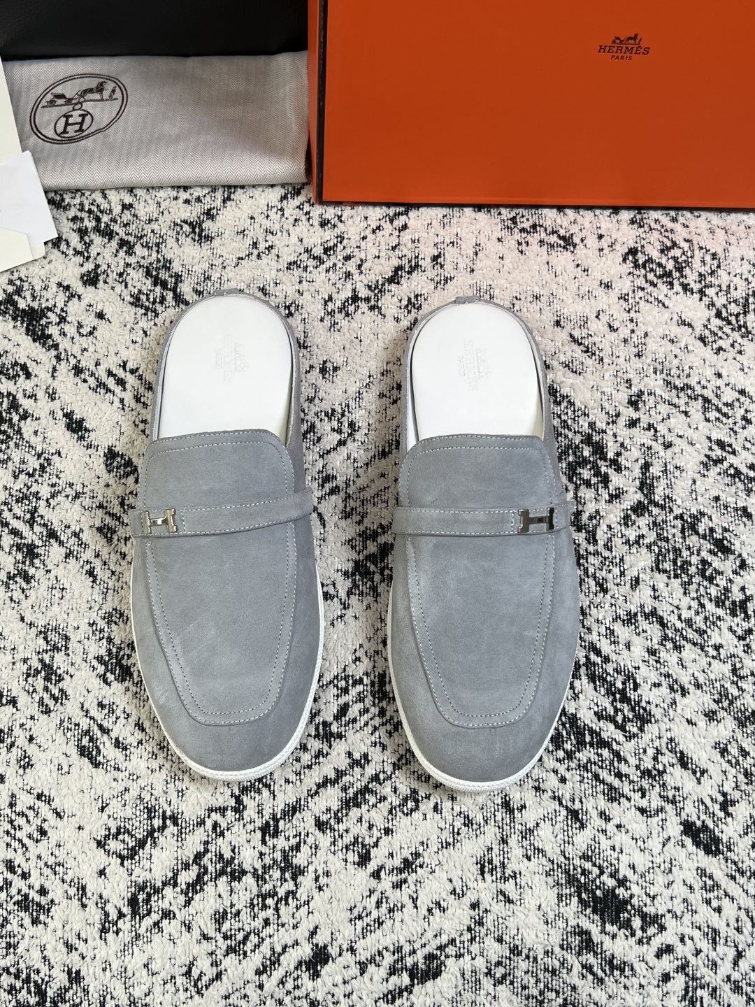 Hermes  高品质  顶级工艺品  爱马仕 专柜同步发售原厂配置，意大利进口原版牛皮面料，高品质拼接工艺，全进口水染