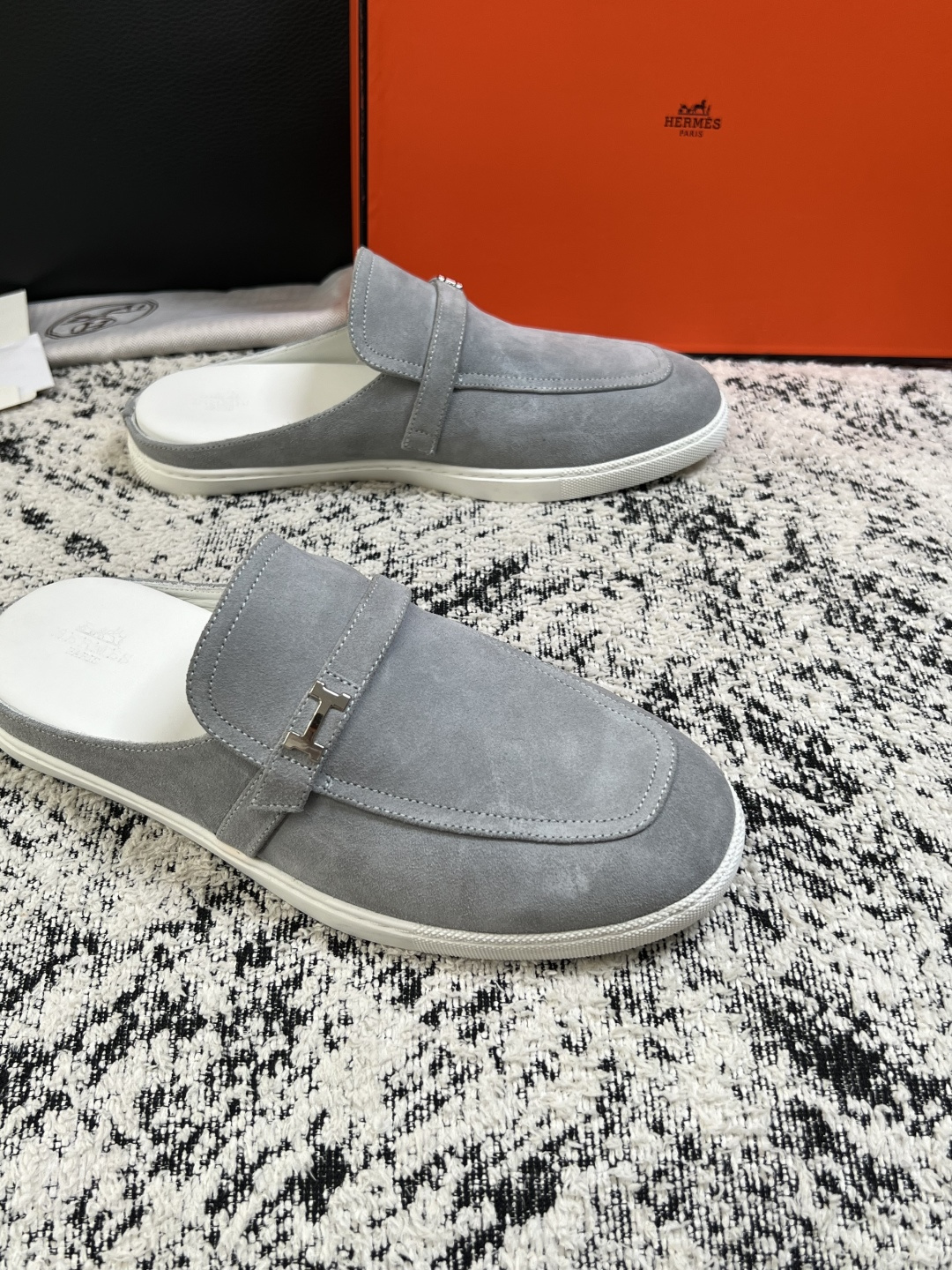 Hermes  高品质  顶级工艺品  爱马仕 专柜同步发售原厂配置，意大利进口原版牛皮面料，高品质拼接工艺，全进口水染