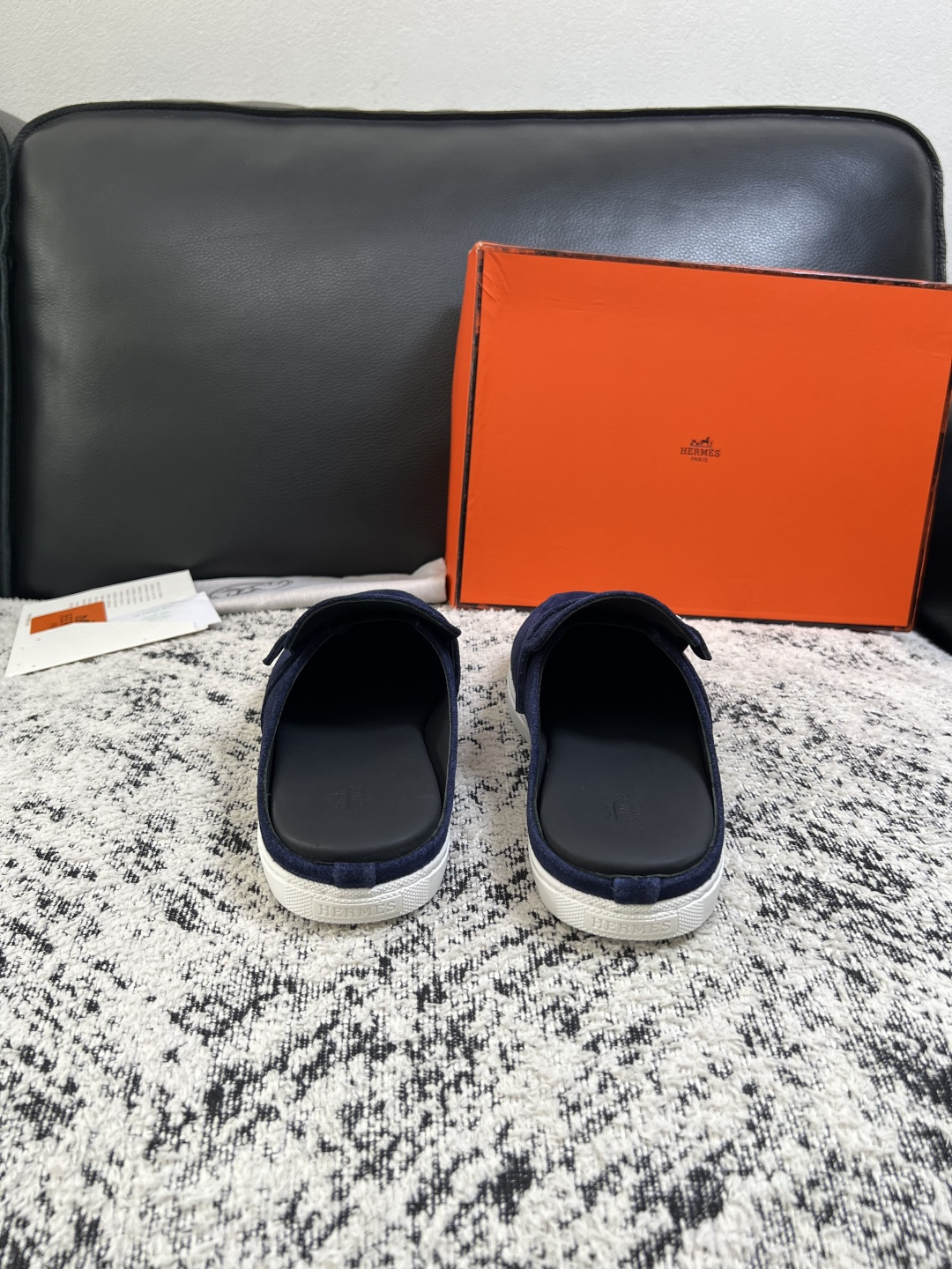 Hermes  高品质  顶级工艺品  爱马仕 专柜同步发售原厂配置，意大利进口原版牛皮面料，高品质拼接工艺，全进口水染