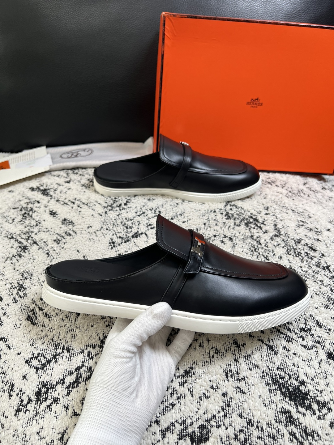 Hermes  高品质  顶级工艺品  爱马仕 专柜同步发售原厂配置，意大利进口原版牛皮面料，高品质拼接工艺，全进口水染