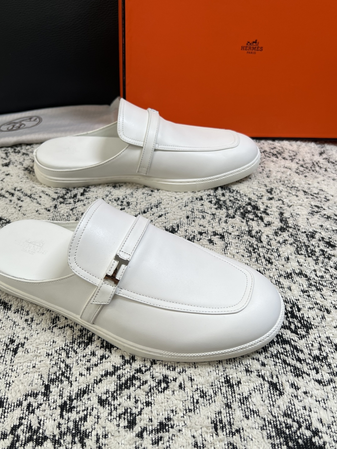 Hermes  高品质  顶级工艺品  爱马仕 专柜同步发售原厂配置，意大利进口原版牛皮面料，高品质拼接工艺，全进口水染