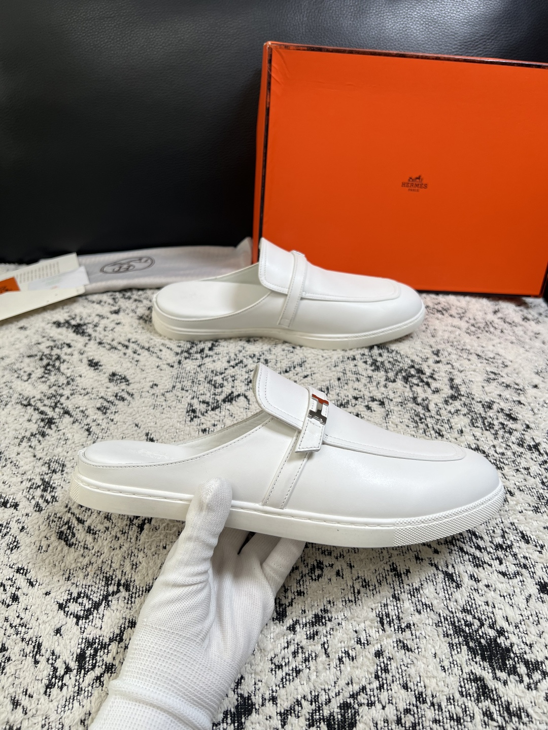 Hermes  高品质  顶级工艺品  爱马仕 专柜同步发售原厂配置，意大利进口原版牛皮面料，高品质拼接工艺，全进口水染