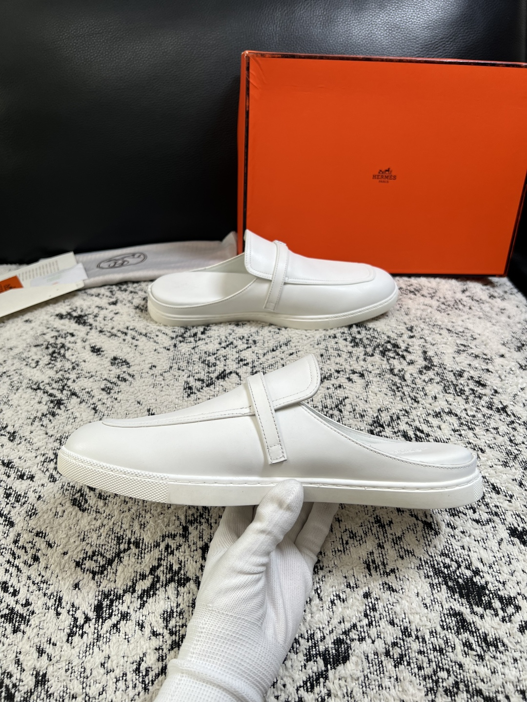 Hermes  高品质  顶级工艺品  爱马仕 专柜同步发售原厂配置，意大利进口原版牛皮面料，高品质拼接工艺，全进口水染