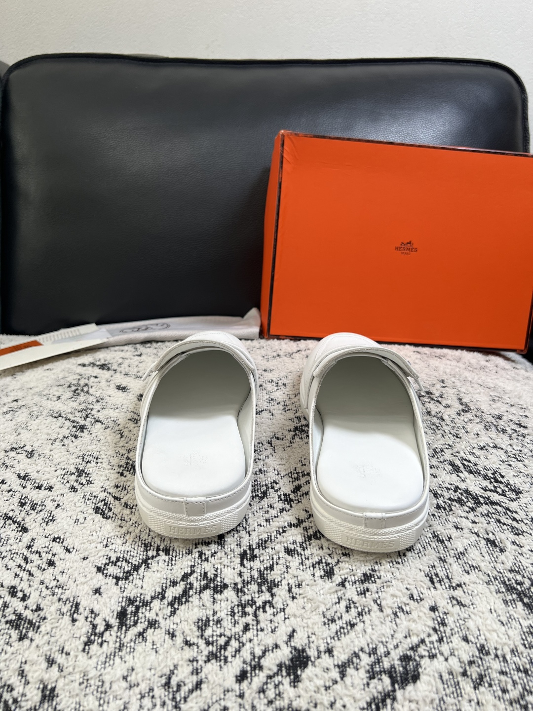 Hermes  高品质  顶级工艺品  爱马仕 专柜同步发售原厂配置，意大利进口原版牛皮面料，高品质拼接工艺，全进口水染