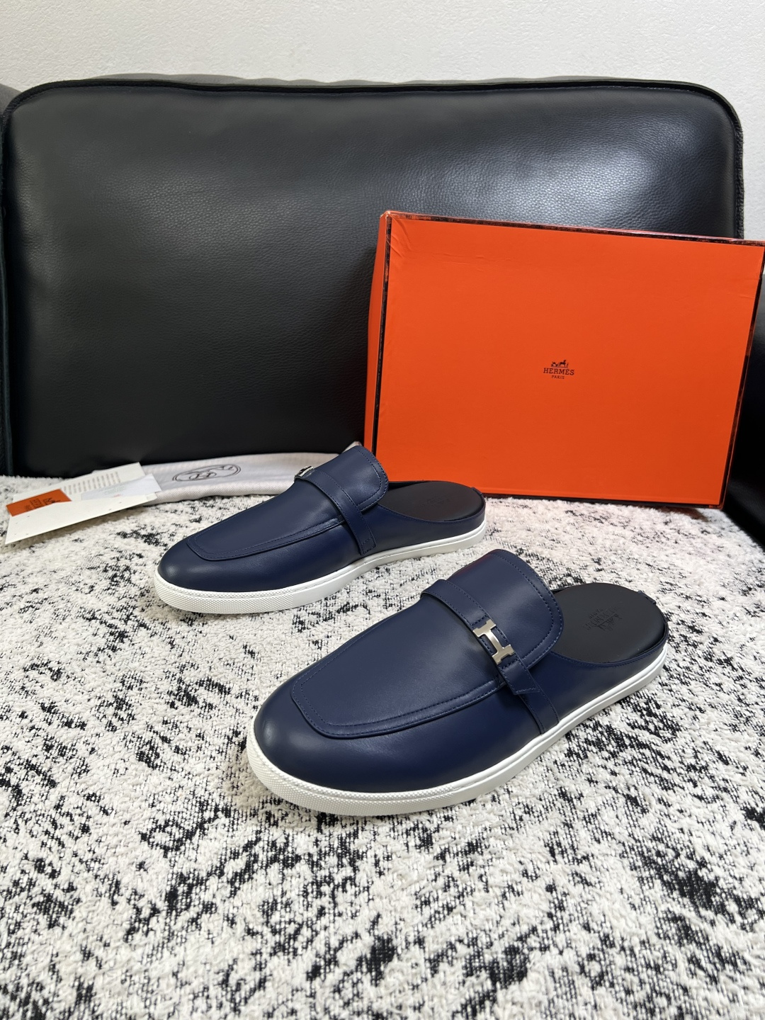 Hermes  高品质  顶级工艺品  爱马仕 专柜同步发售原厂配置，意大利进口原版牛皮面料，高品质拼接工艺，全进口水染