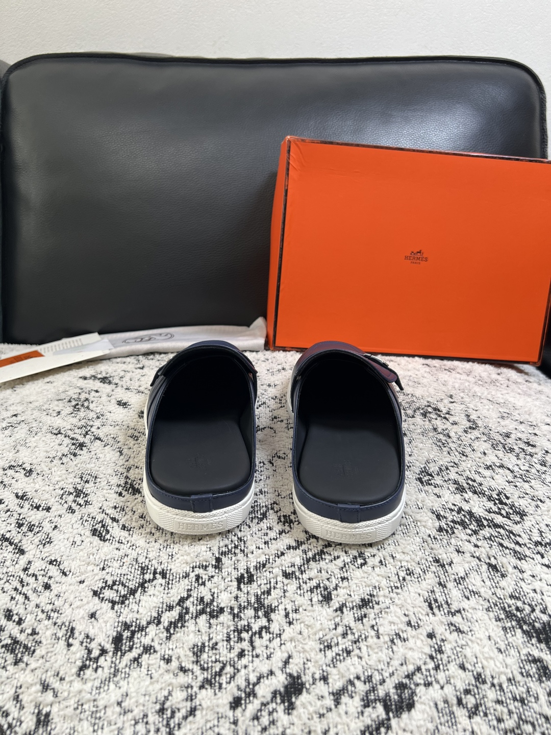 Hermes  高品质  顶级工艺品  爱马仕 专柜同步发售原厂配置，意大利进口原版牛皮面料，高品质拼接工艺，全进口水染