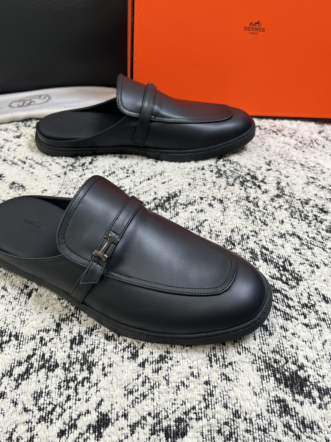 Hermes  高品质  顶级工艺品  爱马仕 专柜同步发售原厂配置，意大利进口原版牛皮面料，高品质拼接工艺，全进口水染