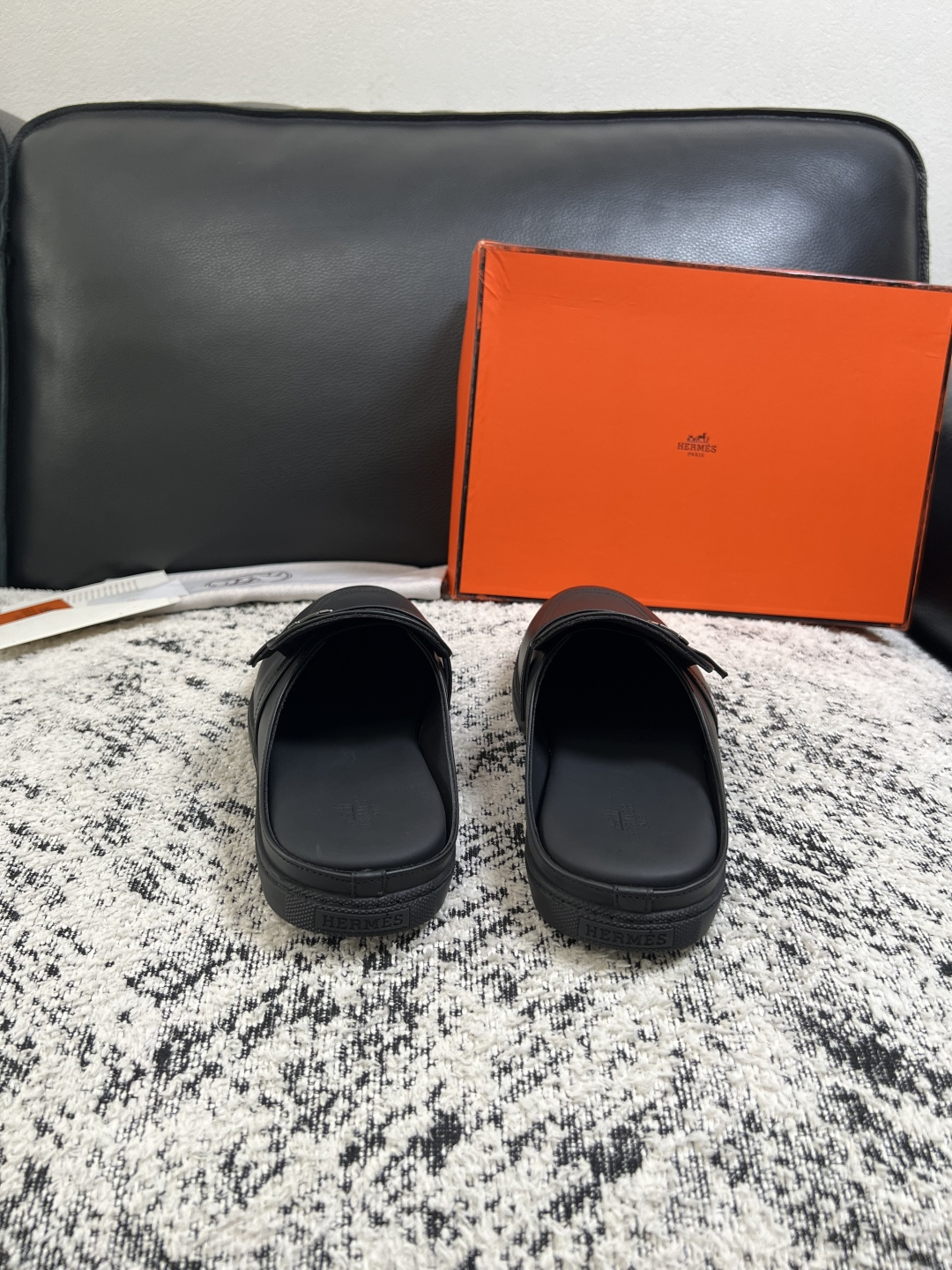 Hermes  高品质  顶级工艺品  爱马仕 专柜同步发售原厂配置，意大利进口原版牛皮面料，高品质拼接工艺，全进口水染