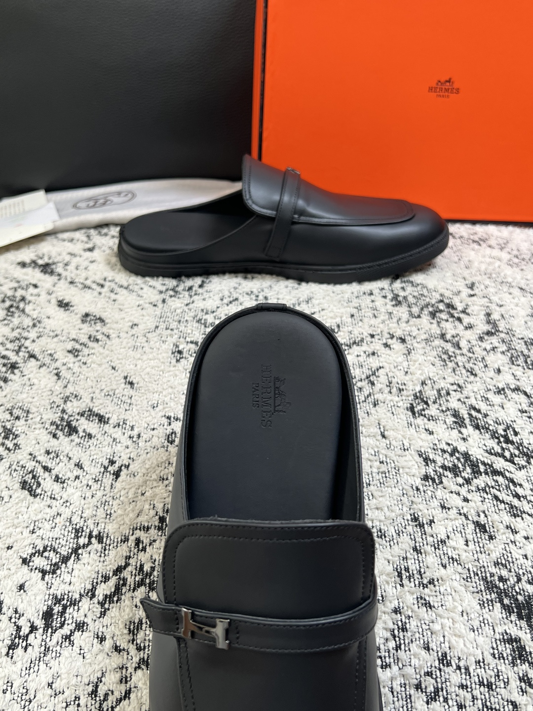 Hermes  高品质  顶级工艺品  爱马仕 专柜同步发售原厂配置，意大利进口原版牛皮面料，高品质拼接工艺，全进口水染