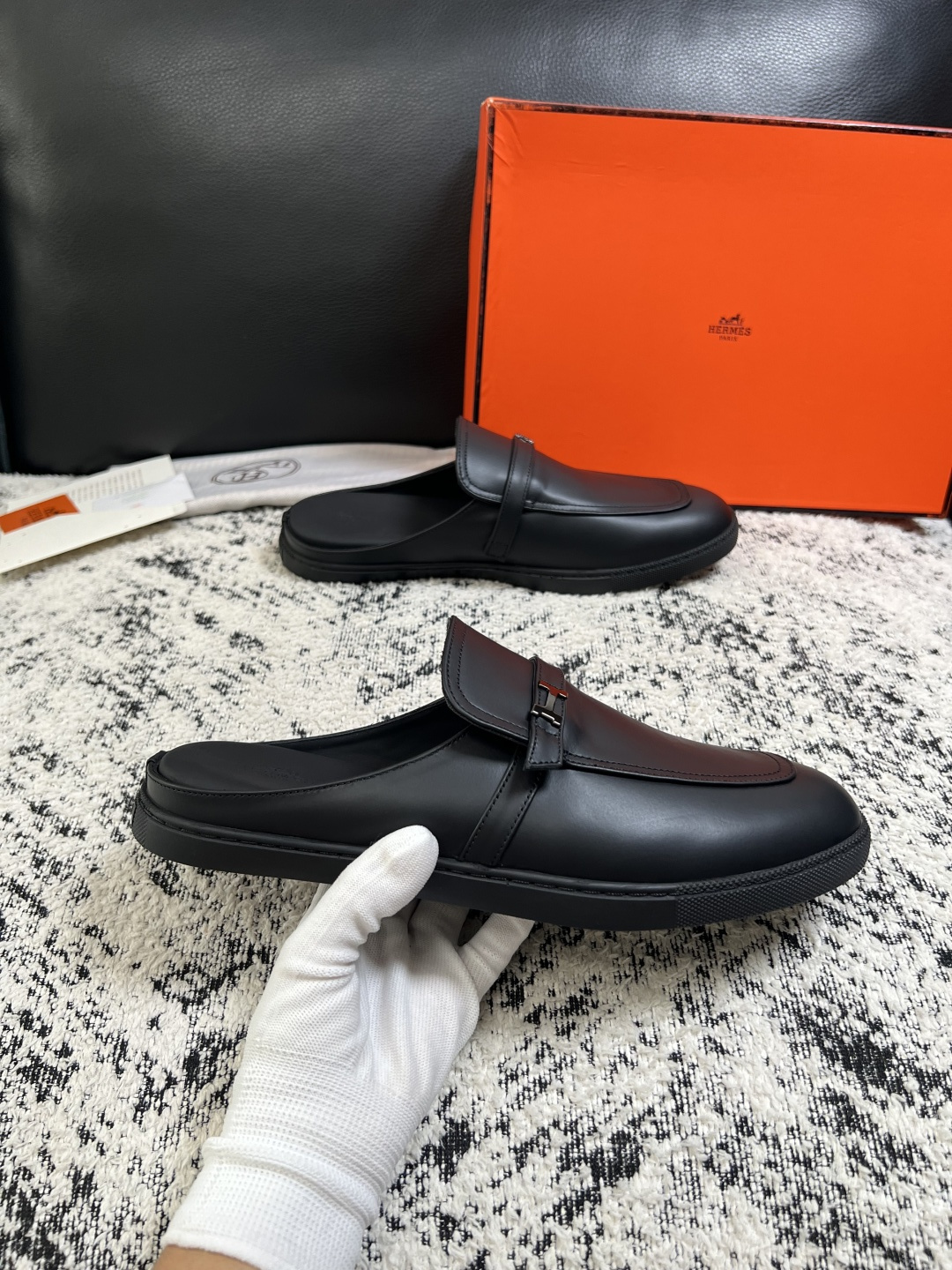 Hermes  高品质  顶级工艺品  爱马仕 专柜同步发售原厂配置，意大利进口原版牛皮面料，高品质拼接工艺，全进口水染