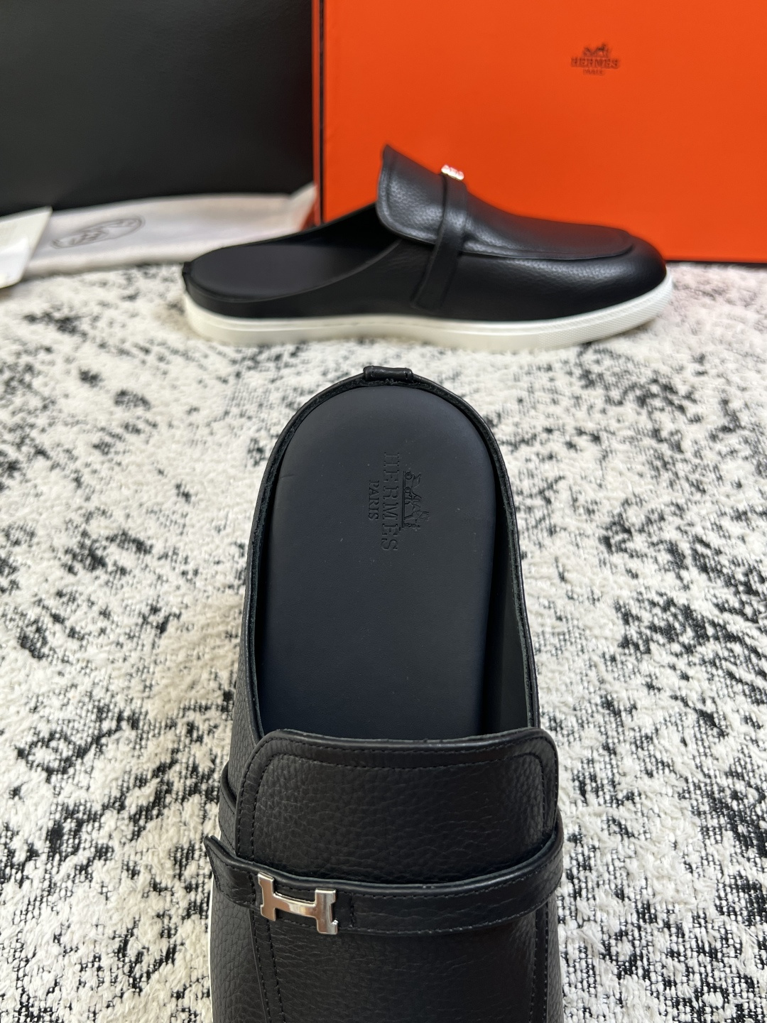 Hermes  高品质  顶级工艺品  爱马仕 专柜同步发售原厂配置，意大利进口原版牛皮面料，高品质拼接工艺，全进口水染