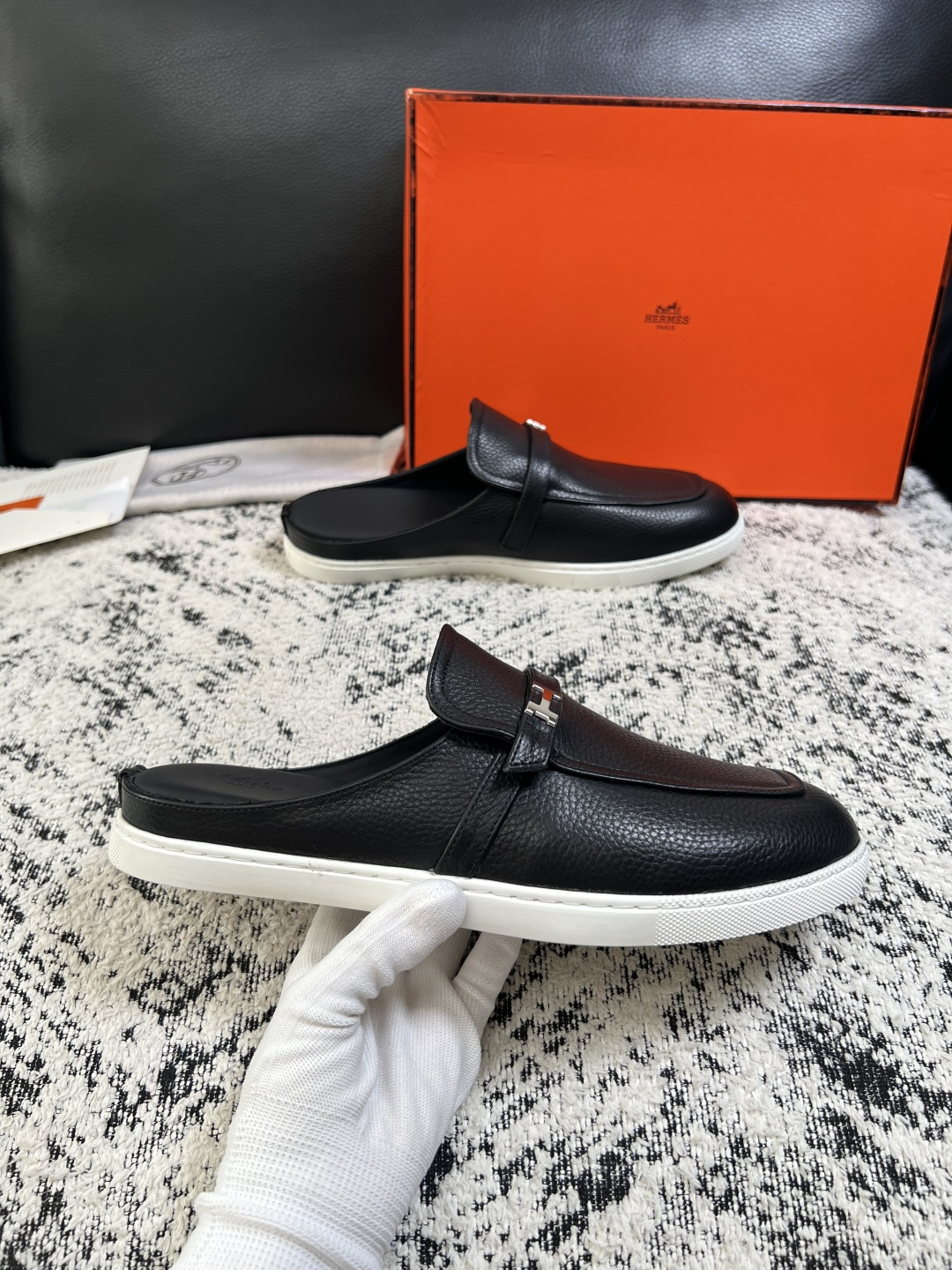 Hermes  高品质  顶级工艺品  爱马仕 专柜同步发售原厂配置，意大利进口原版牛皮面料，高品质拼接工艺，全进口水染