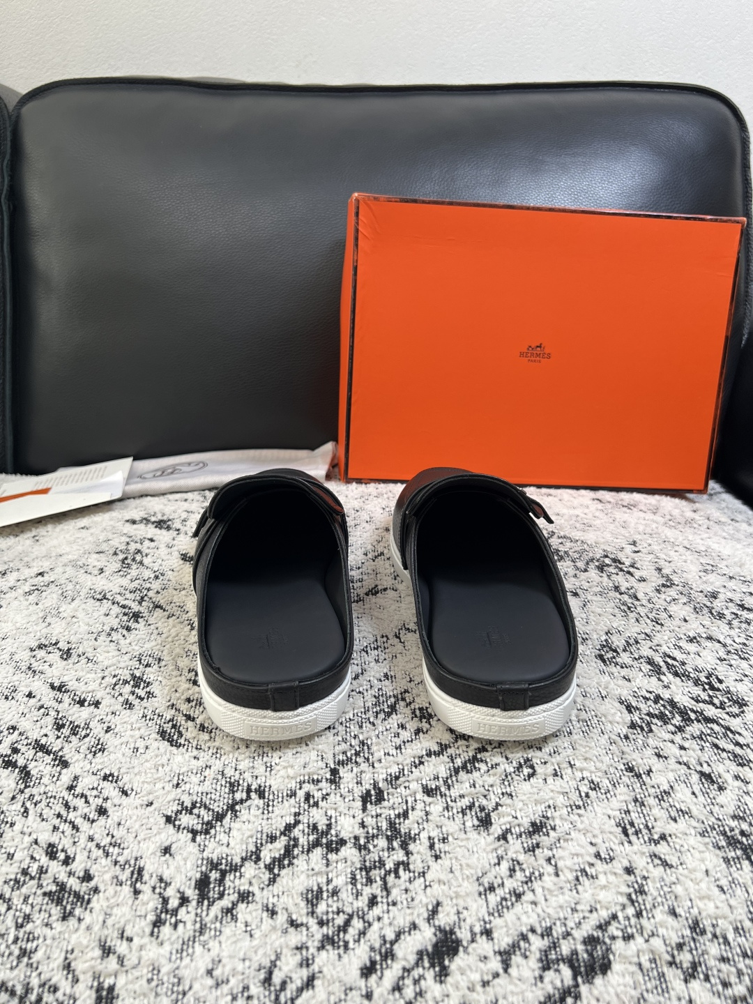 Hermes  高品质  顶级工艺品  爱马仕 专柜同步发售原厂配置，意大利进口原版牛皮面料，高品质拼接工艺，全进口水染