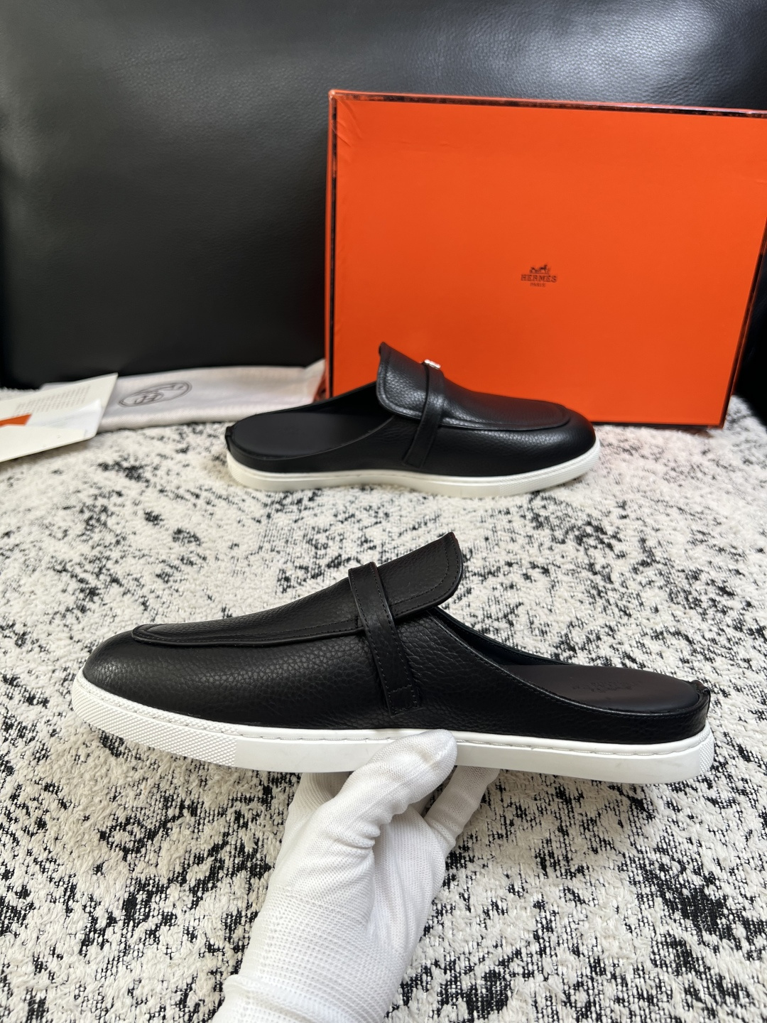 Hermes  高品质  顶级工艺品  爱马仕 专柜同步发售原厂配置，意大利进口原版牛皮面料，高品质拼接工艺，全进口水染