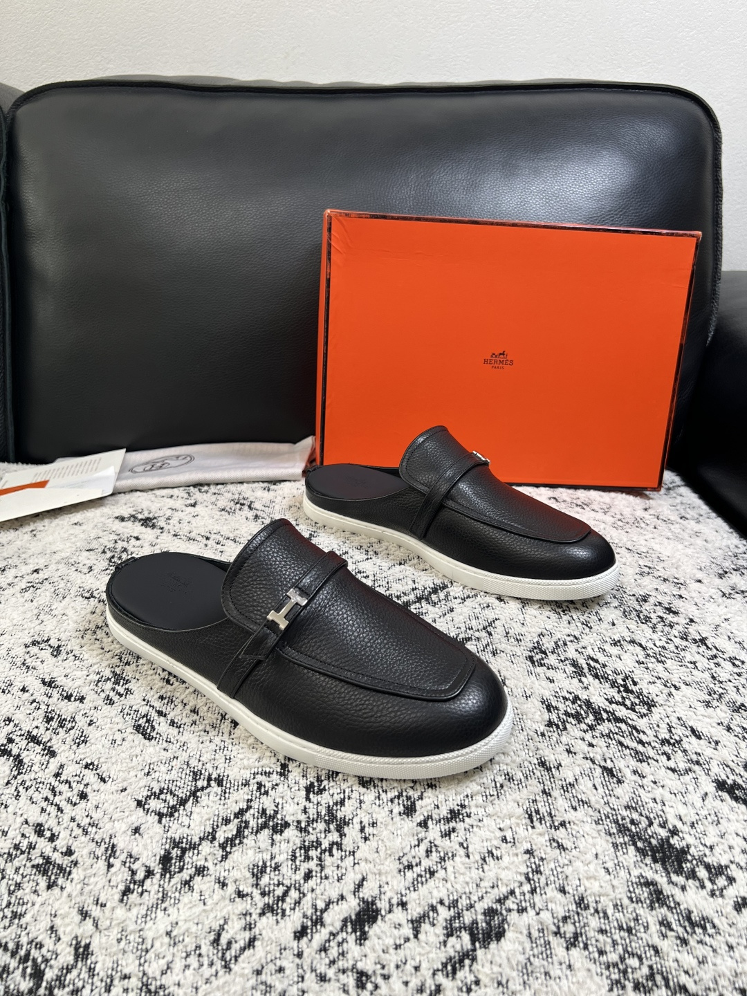 Hermes 高品质 顶级工艺品 爱马仕 专柜同步发售原厂配置,意大利进口原版牛皮面料,高品质拼接工艺,全进口水染 Hermes 高品质 顶级工艺品 爱马仕 专柜同步发售原厂配置,意大利进口原版牛皮面料,高品质拼接工艺,全进口水染