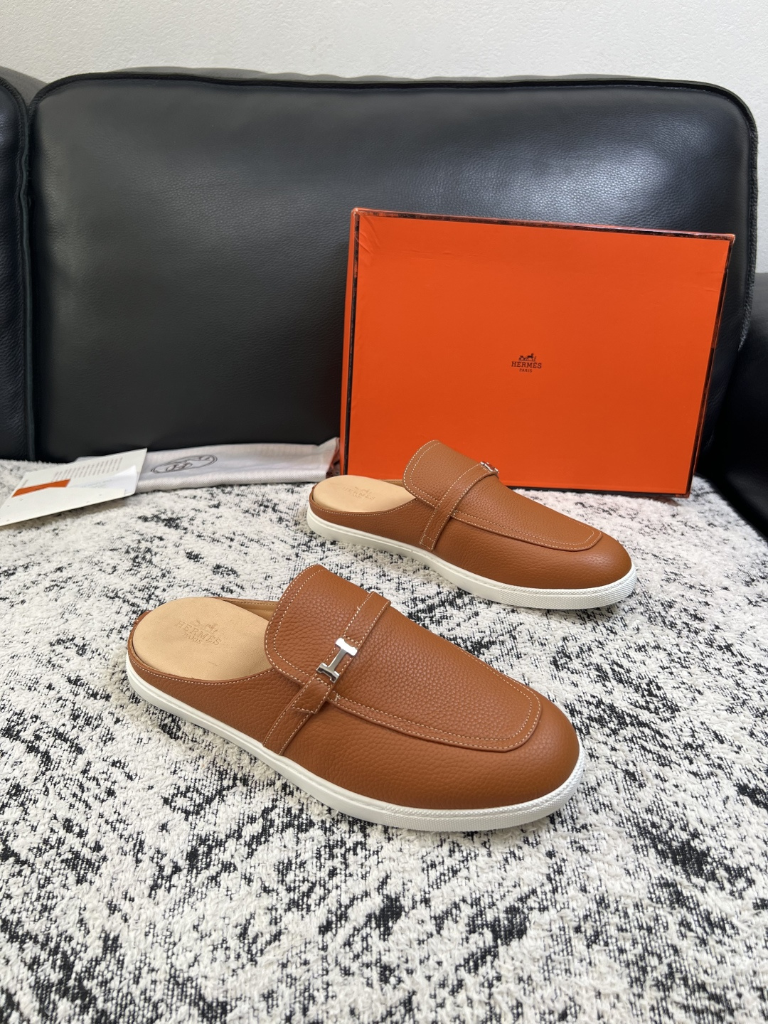 Hermes 高品质 顶级工艺品 爱马仕 专柜同步发售原厂配置,意大利进口原版牛皮面料,高品质拼接工艺,全进口水染 Hermes 高品质 顶级工艺品 爱马仕 专柜同步发售原厂配置,意大利进口原版牛皮面料,高品质拼接工艺,全进口水染