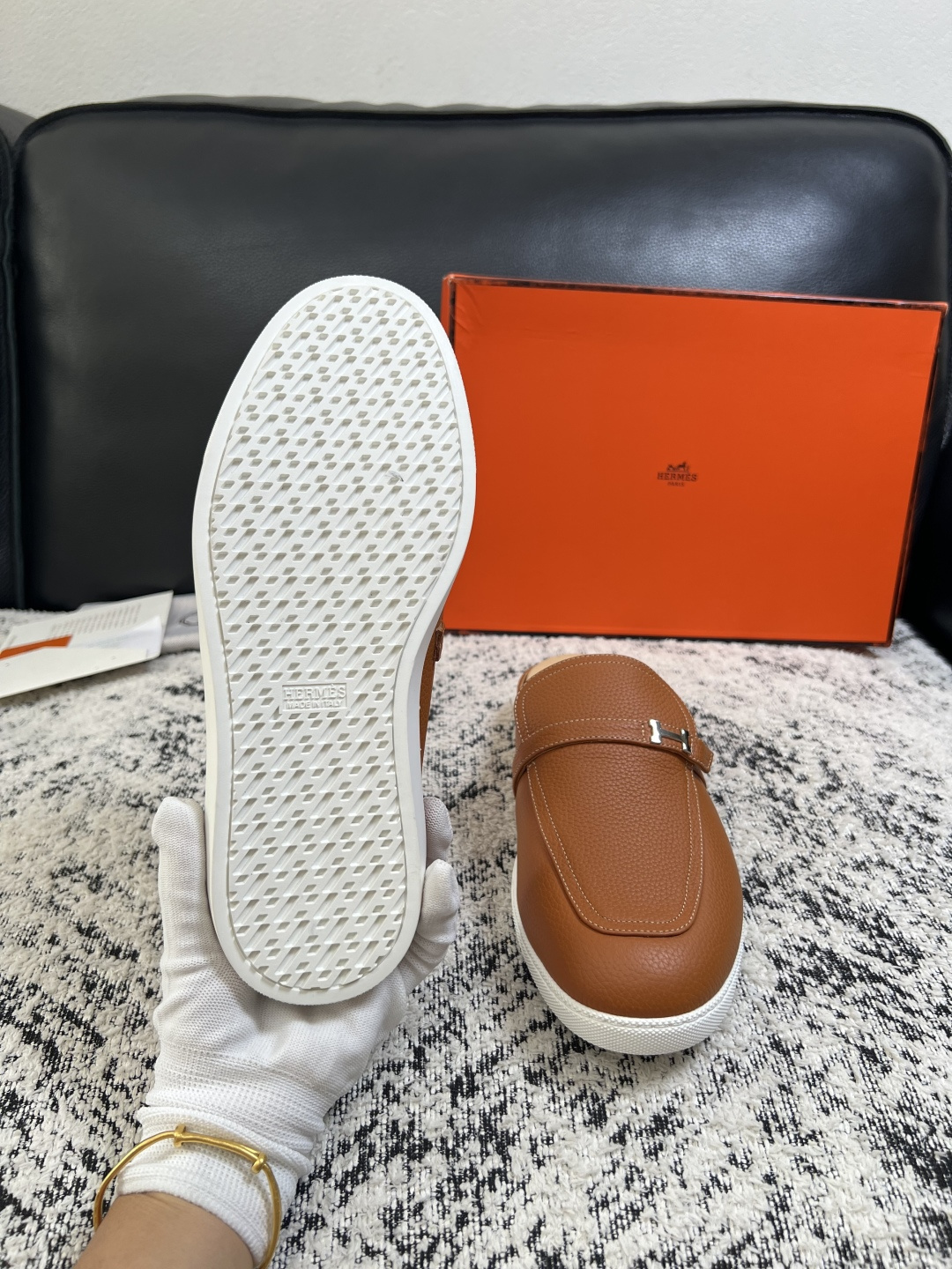 Hermes  高品质  顶级工艺品  爱马仕 专柜同步发售原厂配置，意大利进口原版牛皮面料，高品质拼接工艺，全进口水染