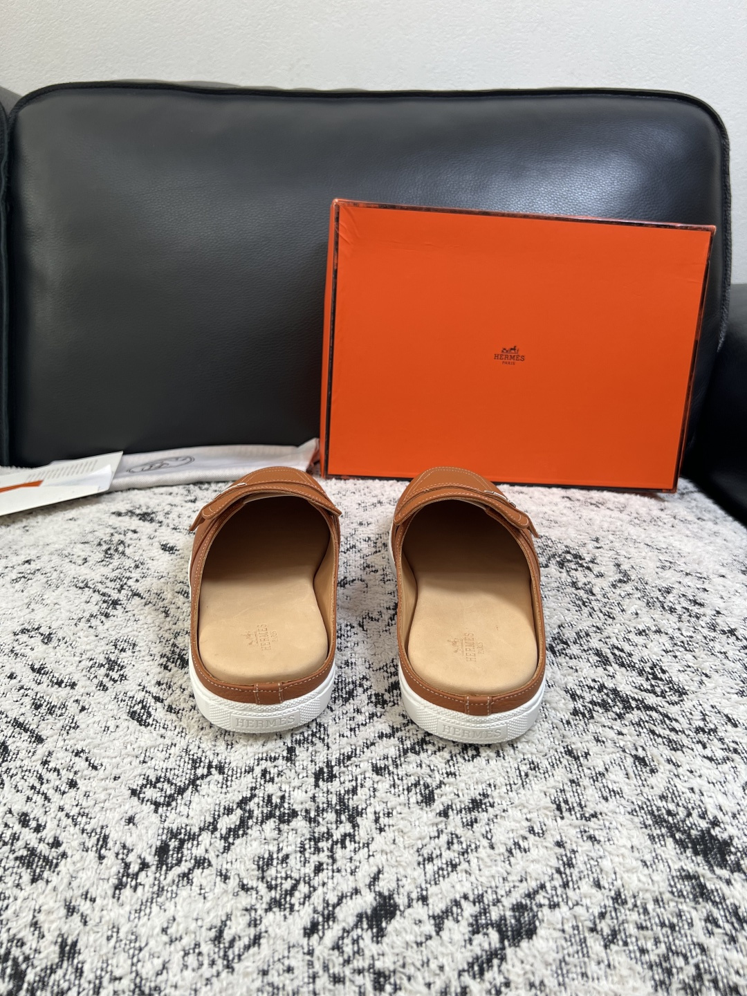 Hermes  高品质  顶级工艺品  爱马仕 专柜同步发售原厂配置，意大利进口原版牛皮面料，高品质拼接工艺，全进口水染