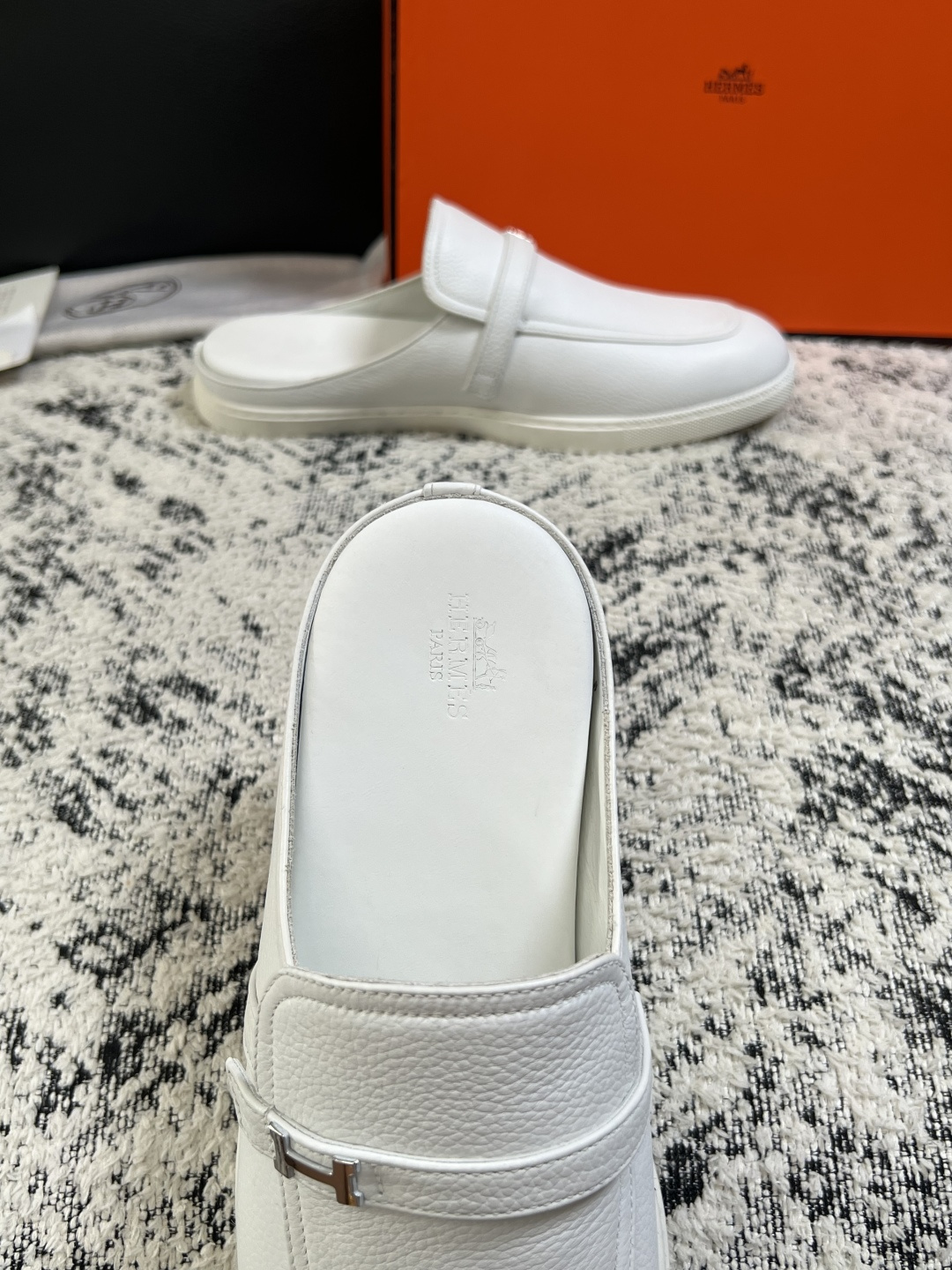 Hermes  高品质  顶级工艺品  爱马仕 专柜同步发售原厂配置，意大利进口原版牛皮面料，高品质拼接工艺，全进口水染