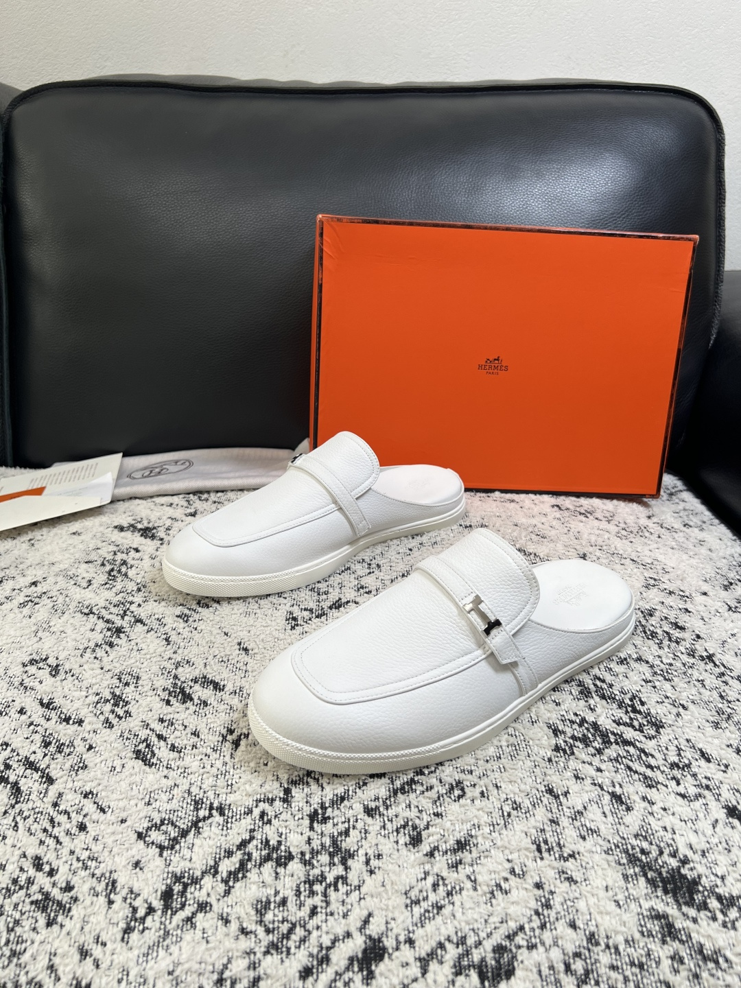 Hermes  高品质  顶级工艺品  爱马仕 专柜同步发售原厂配置，意大利进口原版牛皮面料，高品质拼接工艺，全进口水染