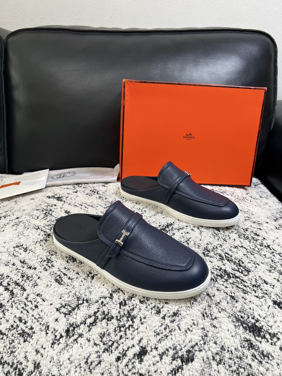 Hermes 高品质 顶级工艺品 爱马仕 专柜同步发售原厂配置,意大利进口原版牛皮面料,高品质拼接工艺,全进口水染 Hermes 高品质 顶级工艺品 爱马仕 专柜同步发售原厂配置,意大利进口原版牛皮面料,高品质拼接工艺,全进口水染
