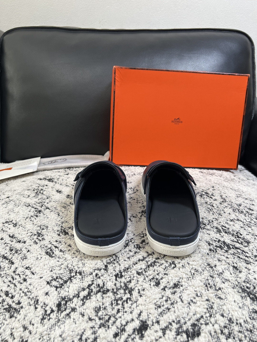 Hermes  高品质  顶级工艺品  爱马仕 专柜同步发售原厂配置，意大利进口原版牛皮面料，高品质拼接工艺，全进口水染