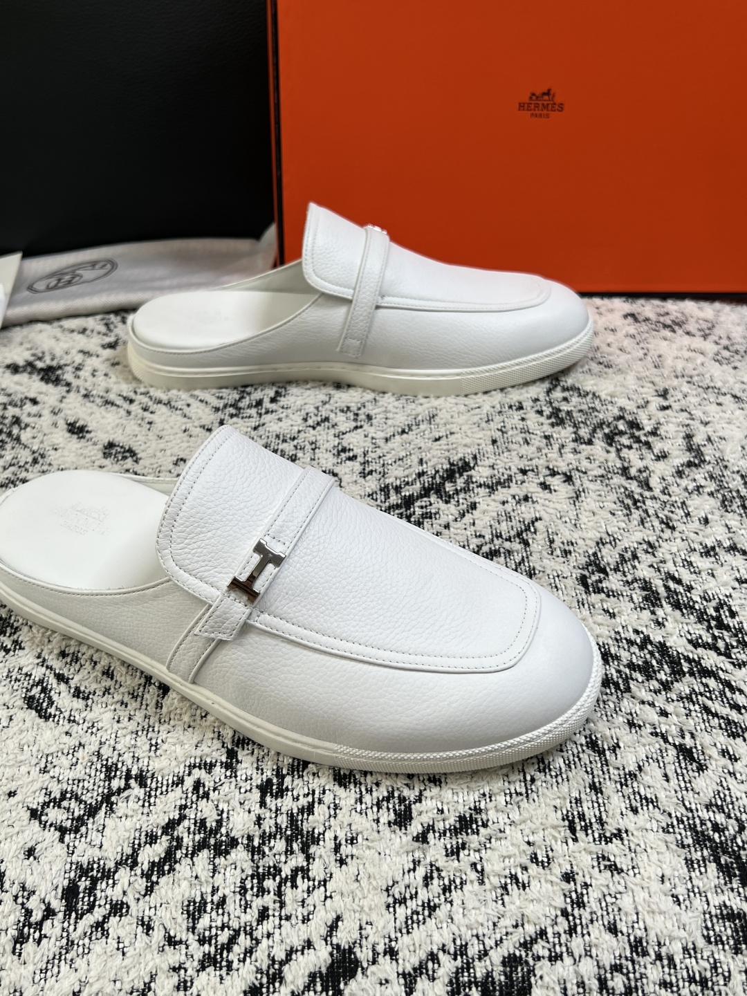 Hermes  高品质  顶级工艺品  爱马仕 专柜同步发售原厂配置，意大利进口原版牛皮面料，高品质拼接工艺，全进口水染
