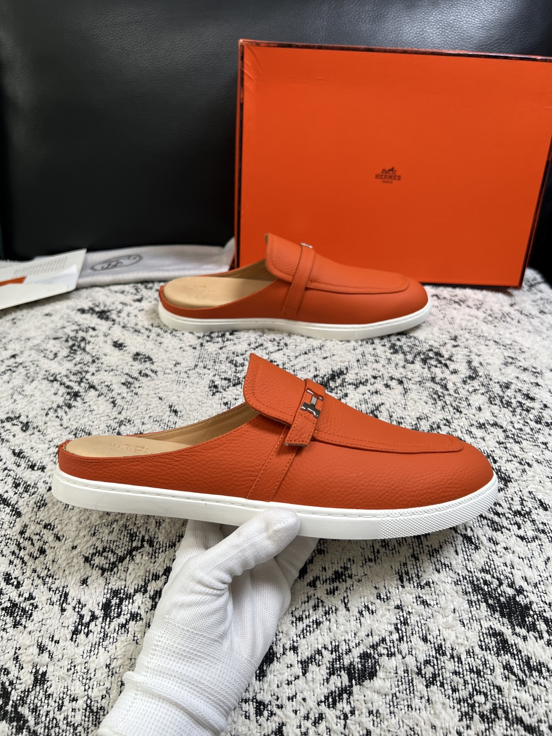 Hermes  高品质  顶级工艺品  爱马仕 专柜同步发售原厂配置，意大利进口原版牛皮面料，高品质拼接工艺，全进口水染