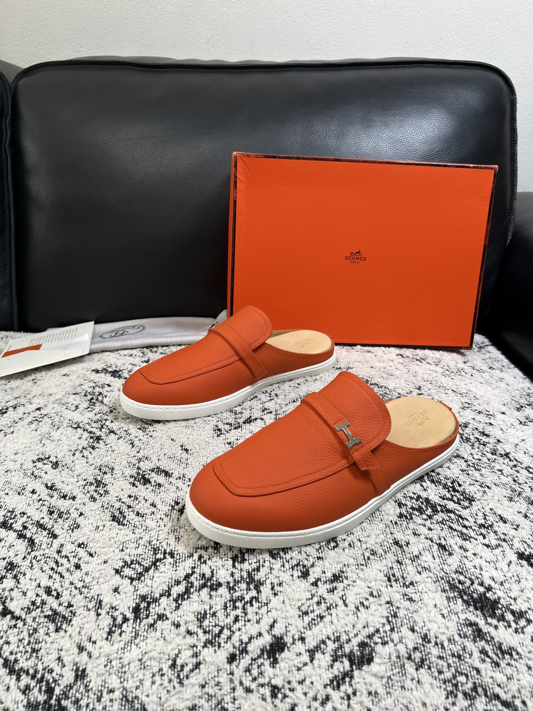 Hermes  高品质  顶级工艺品  爱马仕 专柜同步发售原厂配置，意大利进口原版牛皮面料，高品质拼接工艺，全进口水染