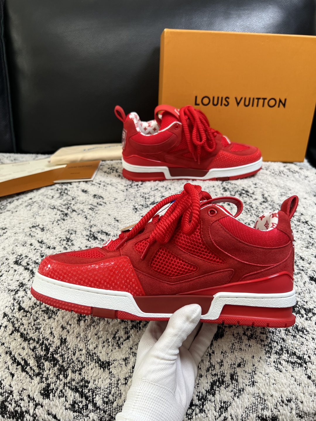 Lv  高品质  顶级工艺品  路易威登，运动板鞋专柜同步，鞋面意大利进口，高品质拼接缤纷色彩复杂工艺品，进口网布里垫柔