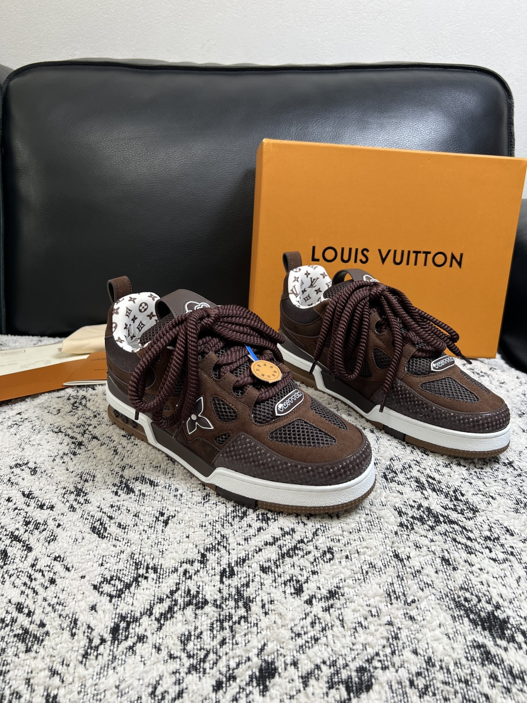 NO:931454,PLv high-quality top crafts Louis Vuitton, sports sneakers counter synchronization, uppers imported from Italy, high-quality splicing colorful and complex crafts, imported mesh pads are soft and comfortable, original soles are specially provided by the original factory, TPU exclusive movable molded soles are super comfortable, original factory single goods, couple models Sizes female 35-39 male 39-44 (custom-made female 40 38 45), louis vuitton, louis vuitton19860909PLv 高品质 顶级工艺品 路易威登,运动板鞋专柜同步,鞋面意大利进口,高品质拼接缤纷色彩复杂工艺品,进口网布里垫柔软舒适,鞋底原厂特供原版底,TPU独家活动成型底超级舒适,原厂跟单货,情侣款 码数 女35-39 男39-44（订做女40 38 45）,,louis vuitton,louis vuitton,Men's shoes