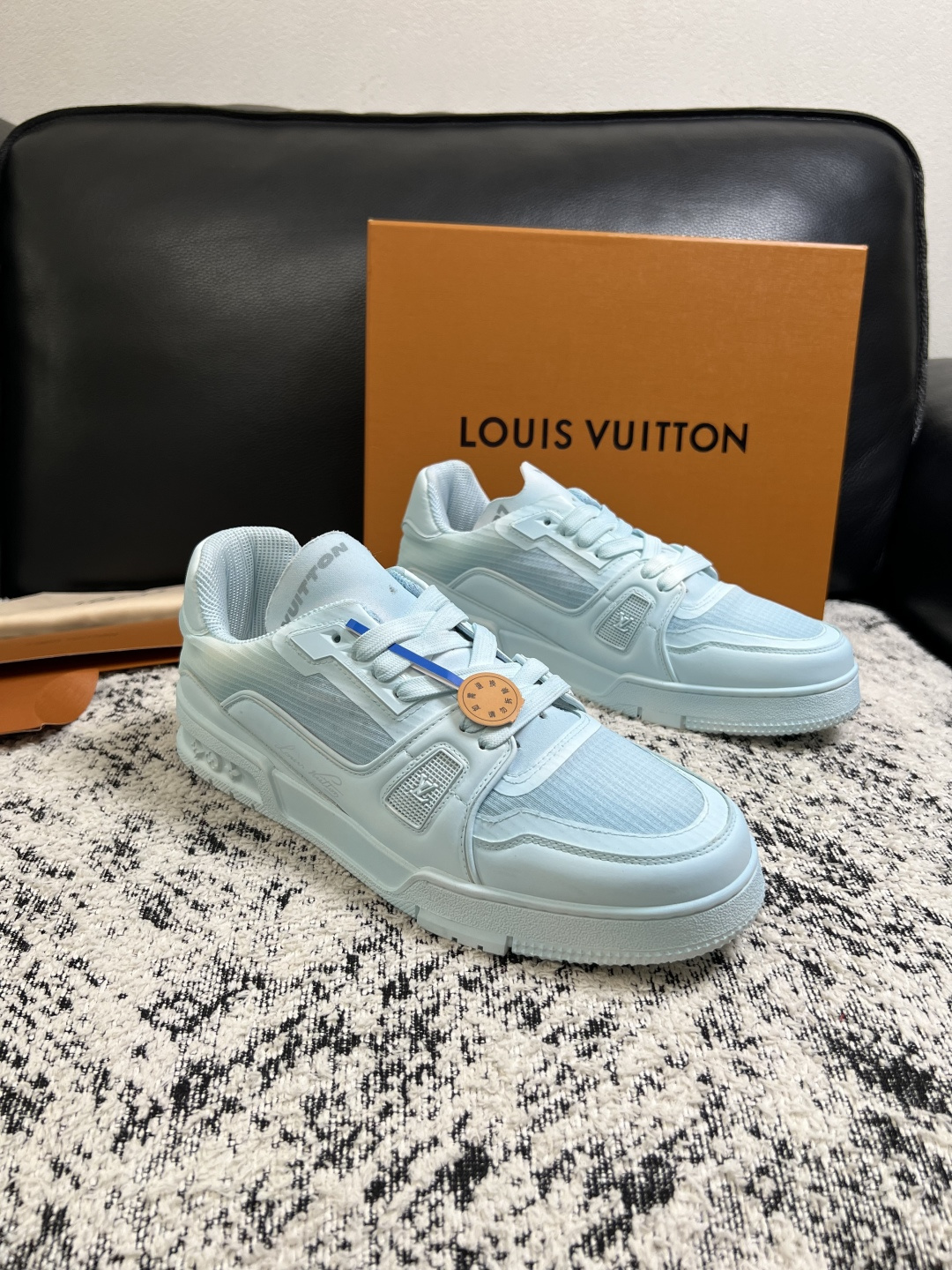 NO:931465,PLv high-quality top crafts Louis Vuitton, sports sneakers counter synchronization, uppers imported from Italy, high-quality splicing colorful and complex crafts, imported mesh pads are soft and comfortable, original soles are specially provided by the original factory, TPU exclusive movable molded soles are super comfortable, original factory single goods, code number male 39-44 (custom-made 38 45), louis vuitton, louis vuitton19860909PLv 高品质 顶级工艺品 路易威登,运动板鞋专柜同步,鞋面意大利进口,高品质拼接缤纷色彩复杂工艺品,进口网布里垫柔软舒适,鞋底原厂特供原版底,TPU独家活动成型底超级舒适,原厂跟单货,码数 男39-44（订做38 45）,,louis vuitton,louis vuitton,Men's shoes