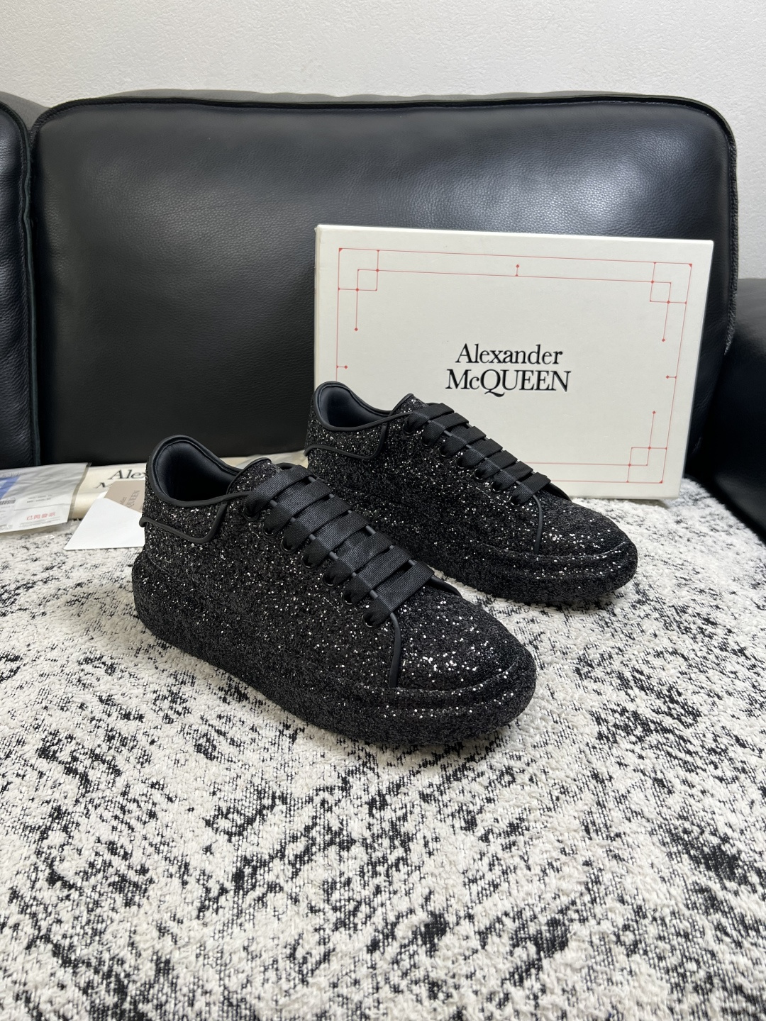 Alexander McQueen 高品质 顶级工艺品 麦昆 专柜同步 原厂配置,意大利进口原版牛皮面料,高品质 Alexander McQueen 高品质 顶级工艺品 麦昆 专柜同步 原厂配置,意大利进口原版牛皮面料,高品质