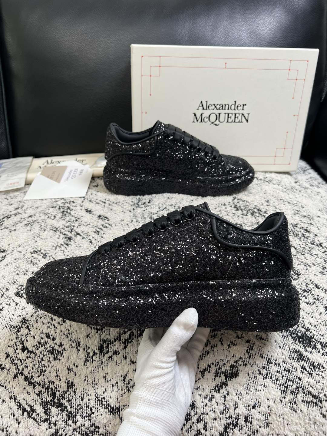 Alexander McQueen  高品质  顶级工艺品  麦昆  专柜同步 原厂配置，意大利进口原版牛皮面料，高品质