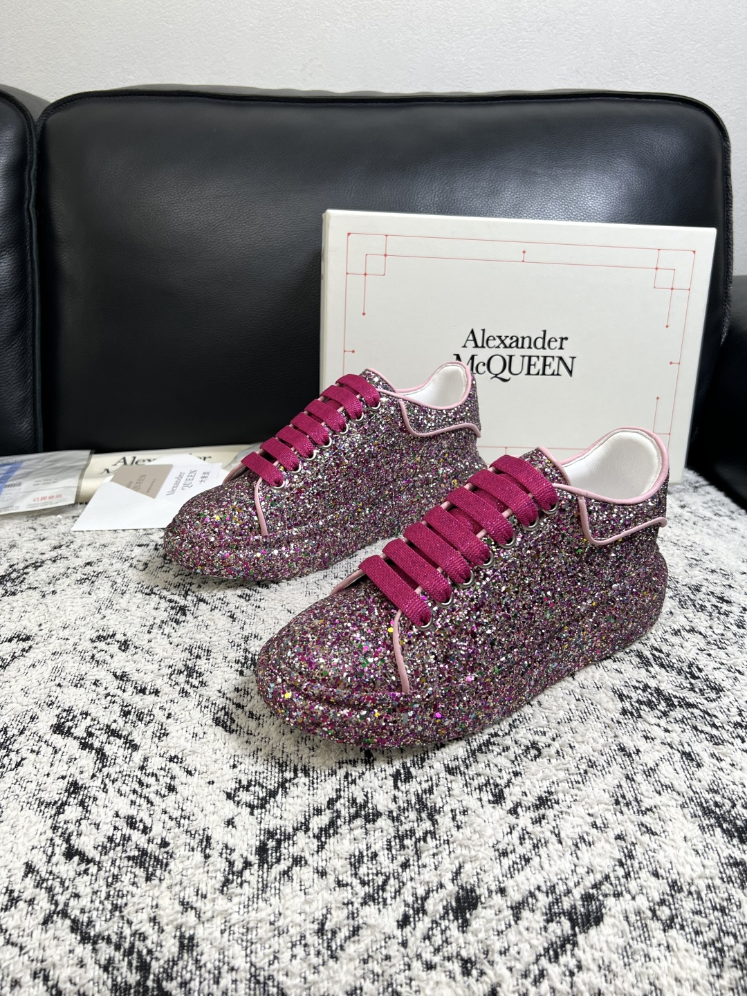 Alexander McQueen  高品质  顶级工艺品  麦昆  专柜同步 原厂配置，意大利进口原版牛皮面料，高品质