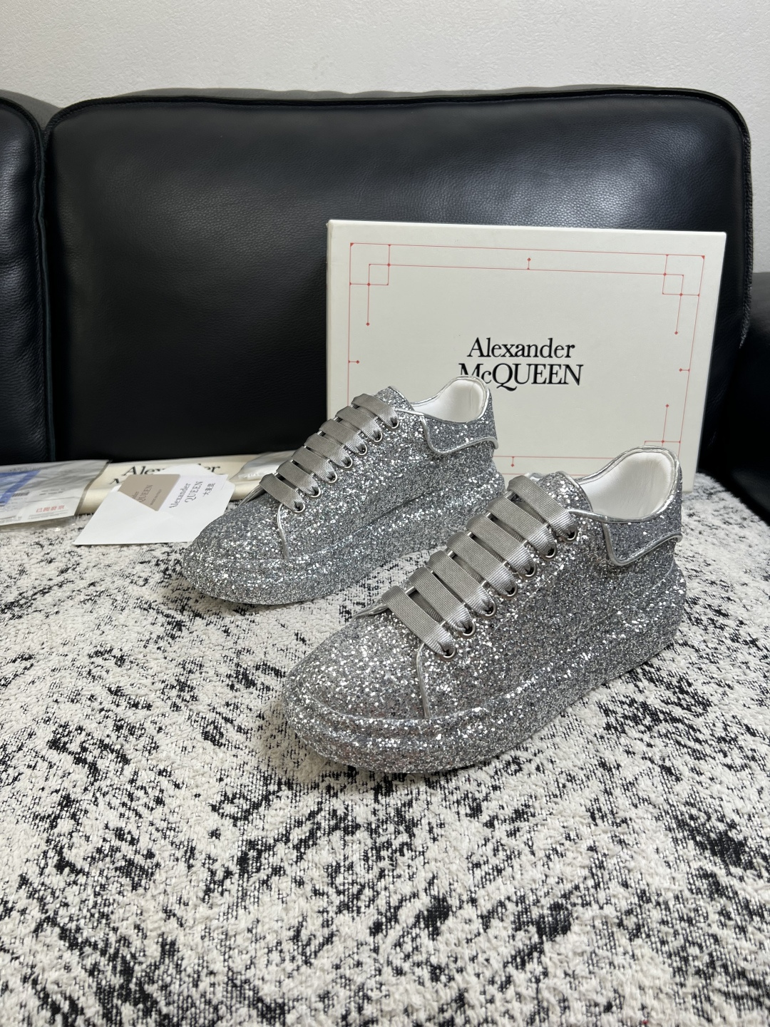 Alexander McQueen  高品质  顶级工艺品  麦昆  专柜同步 原厂配置，意大利进口原版牛皮面料，高品质
