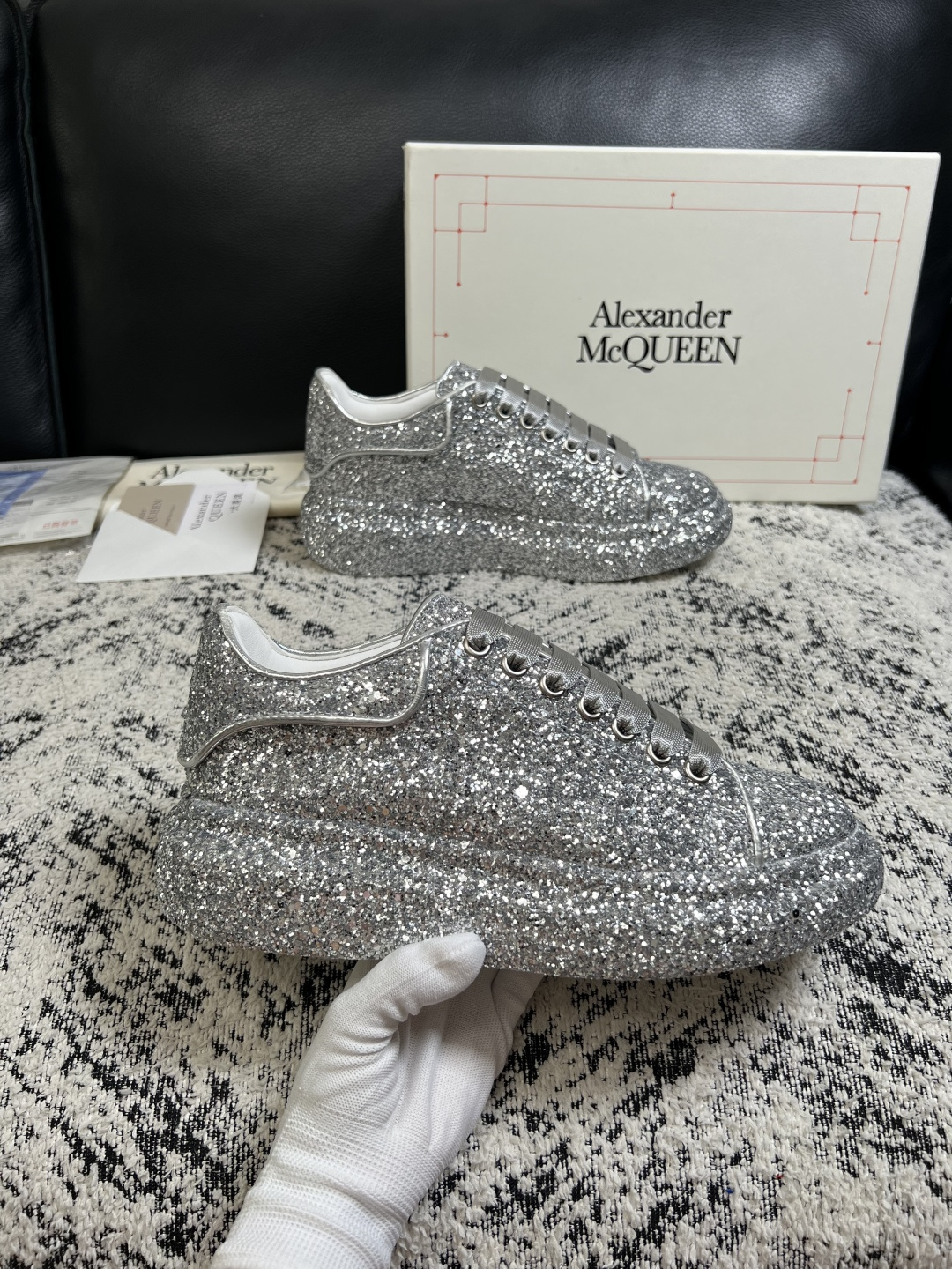 Alexander McQueen  高品质  顶级工艺品  麦昆  专柜同步 原厂配置，意大利进口原版牛皮面料，高品质