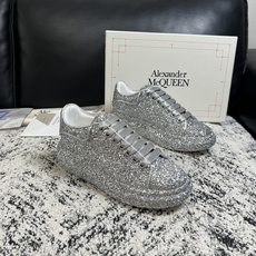 Alexander McQueen 高品质 顶级工艺品 麦昆 专柜同步 原厂配置,意大利进口原版牛皮面料,高品质 Alexander McQueen 高品质 顶级工艺品 麦昆 专柜同步 原厂配置,意大利进口原版牛皮面料,高品质