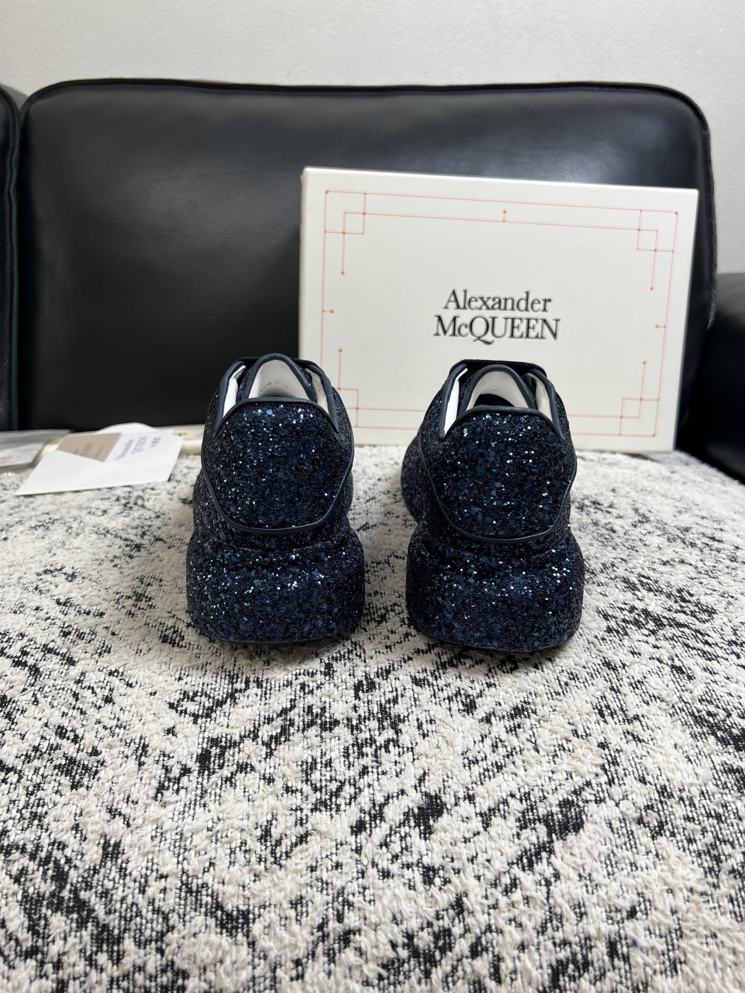 Alexander McQueen 高品质 顶级工艺品 麦昆 专柜同步 原厂配置,意大利进口原版牛皮面料,高品质 Alexander McQueen 高品质 顶级工艺品 麦昆 专柜同步 原厂配置,意大利进口原版牛皮面料,高品质